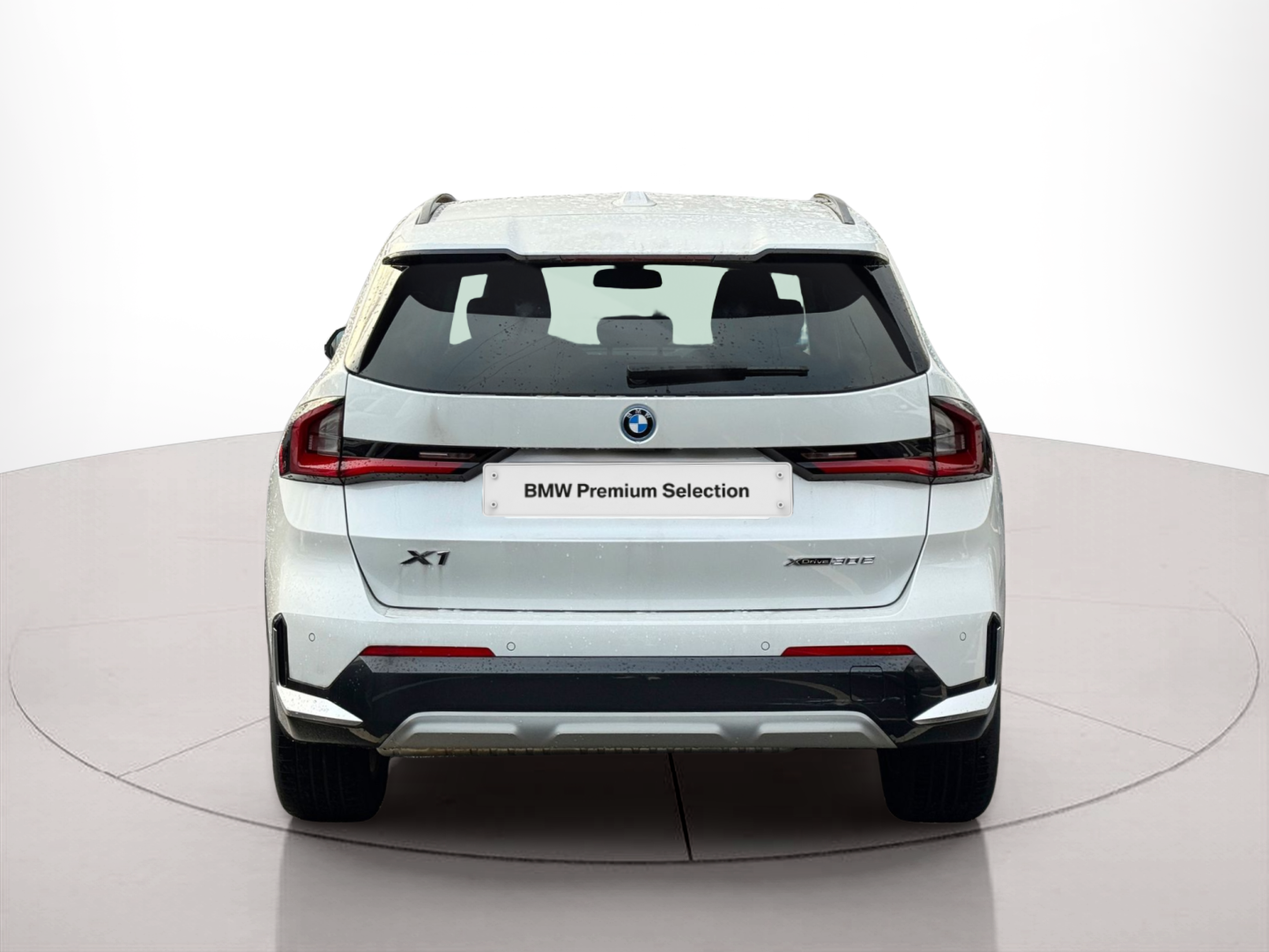 BMW X1 xDrive30e color Blanco. Año 2024. 240KW(326CV). Elétrico / Gasolina Híbrido. En concesionario BMcar Braga de Braga