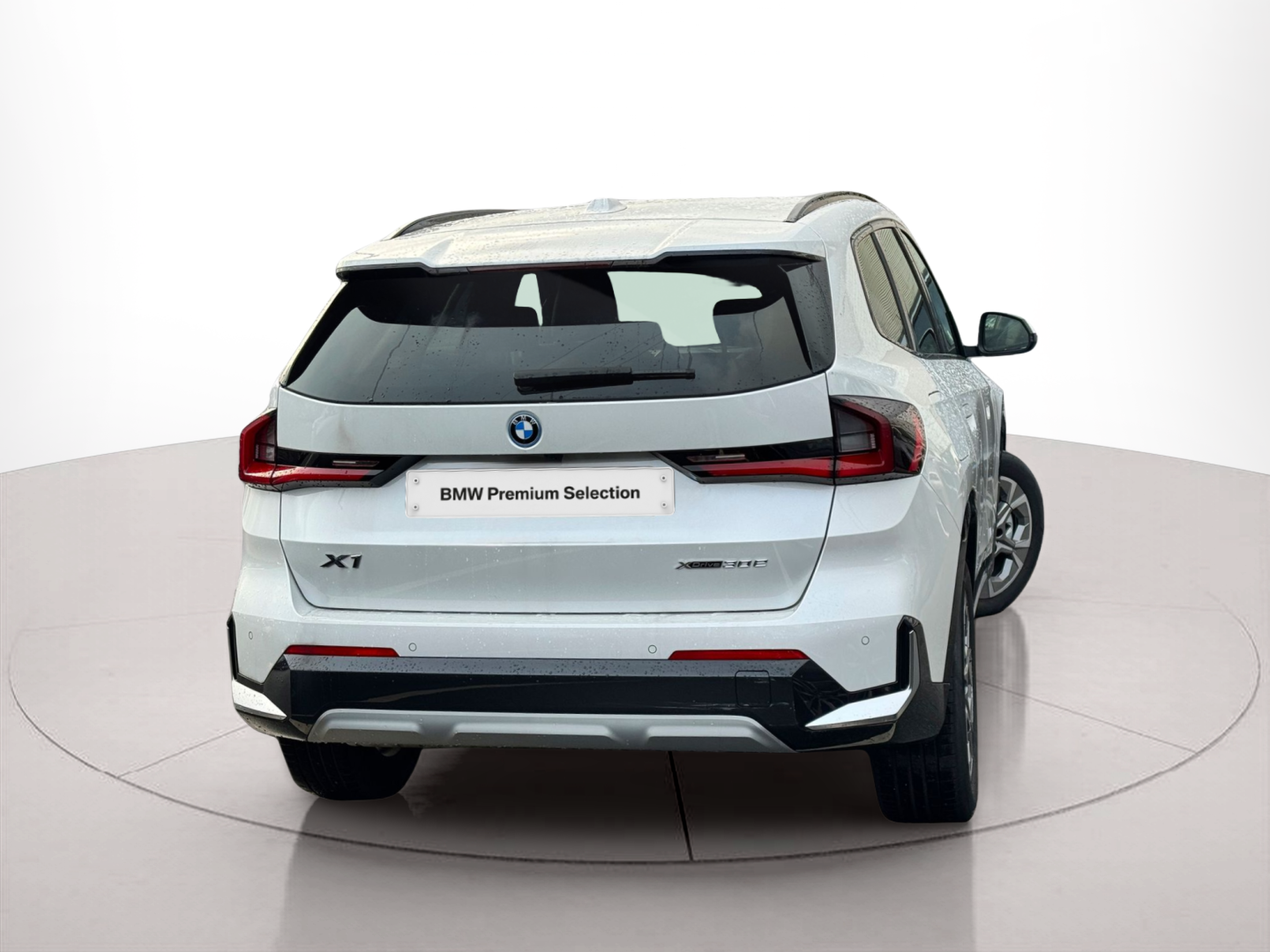 BMW X1 xDrive30e color Blanco. Año 2024. 240KW(326CV). Elétrico / Gasolina Híbrido. En concesionario BMcar Braga de Braga