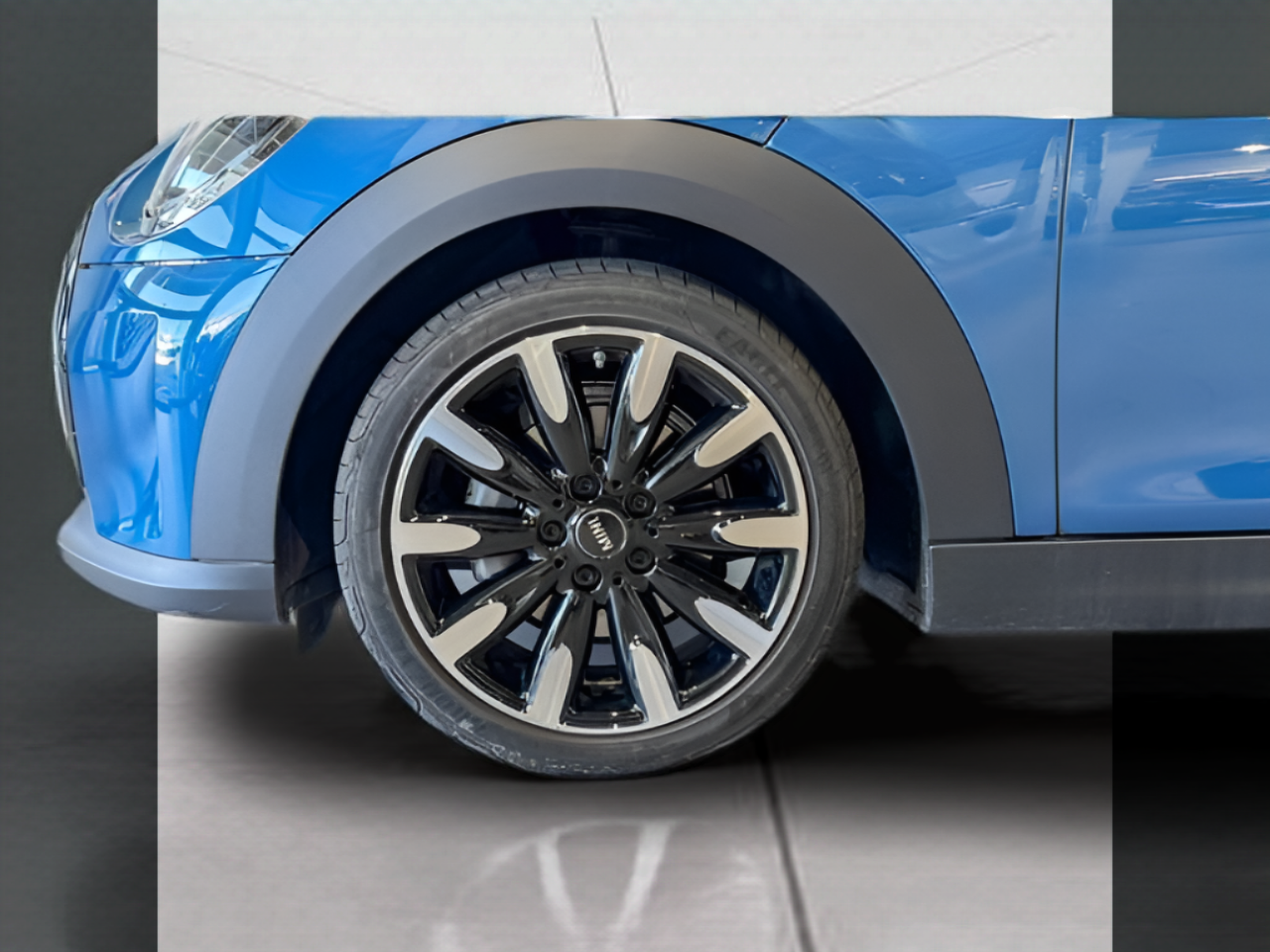 fotoG 5 del MINI MINI 5 Portas Cooper 100 kW (136 CV) 136cv Gasolina de 2023 em Braga