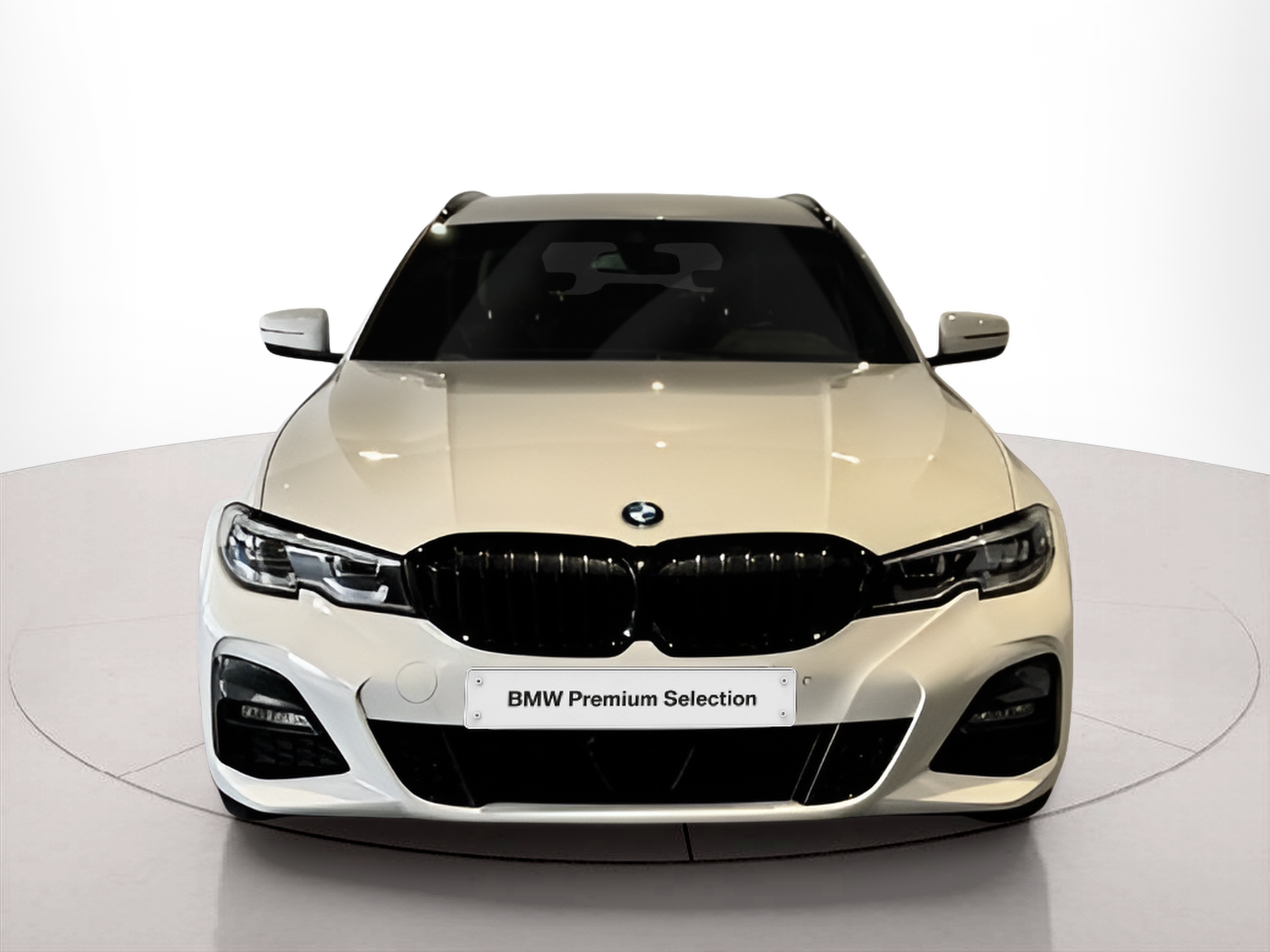 Fotos de BMW Série 3 320e Touring color Blanco. Año 2021. 150KW(204CV). Elétrico / Gasolina Híbrido. En concesionario BMcar Braga de Braga