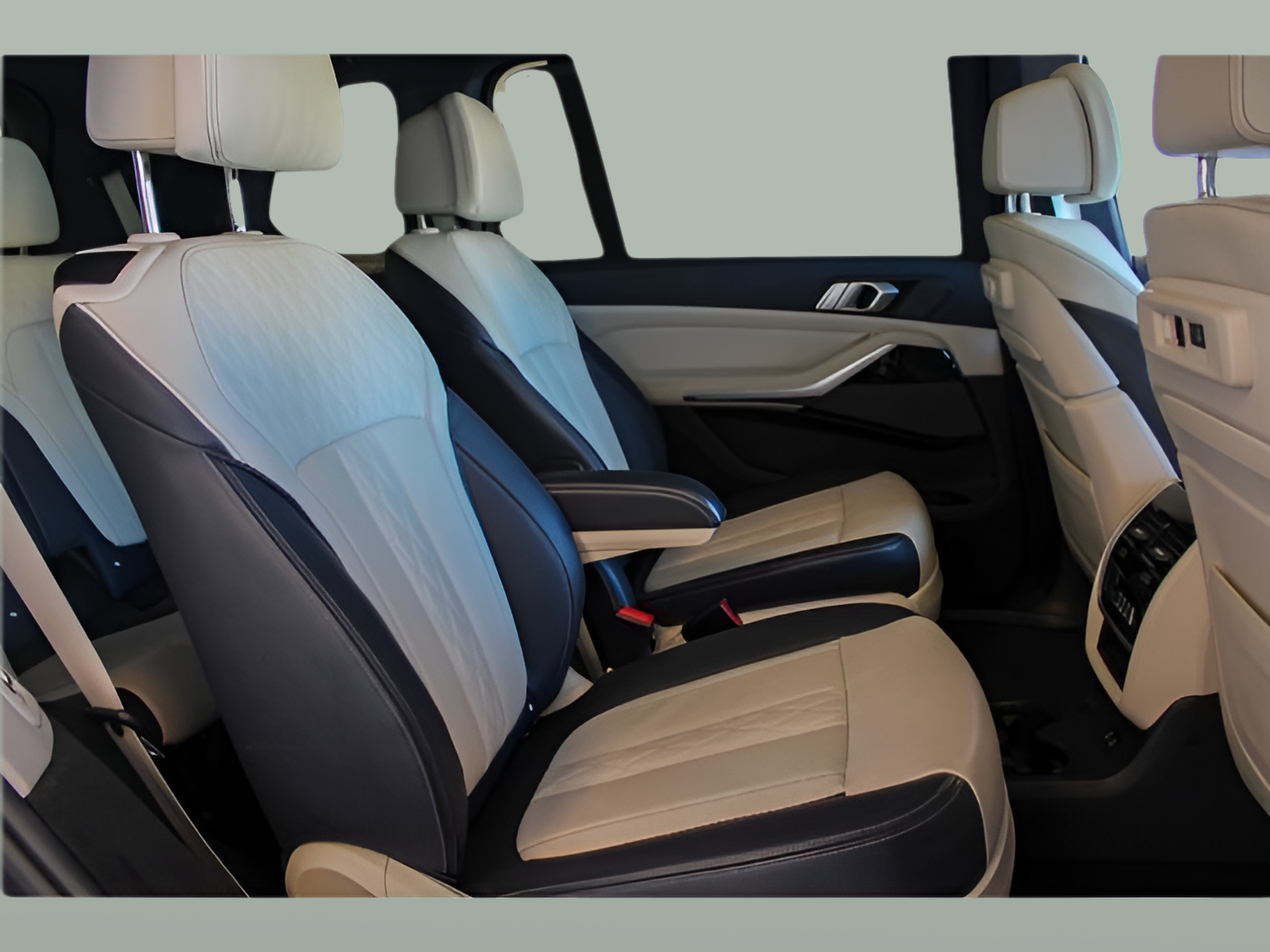 BMW X7 xDrive30d color Gris. Año 2019. 195KW(265CV). Diesel. En concesionario BMcar Barcelos de Barcelos