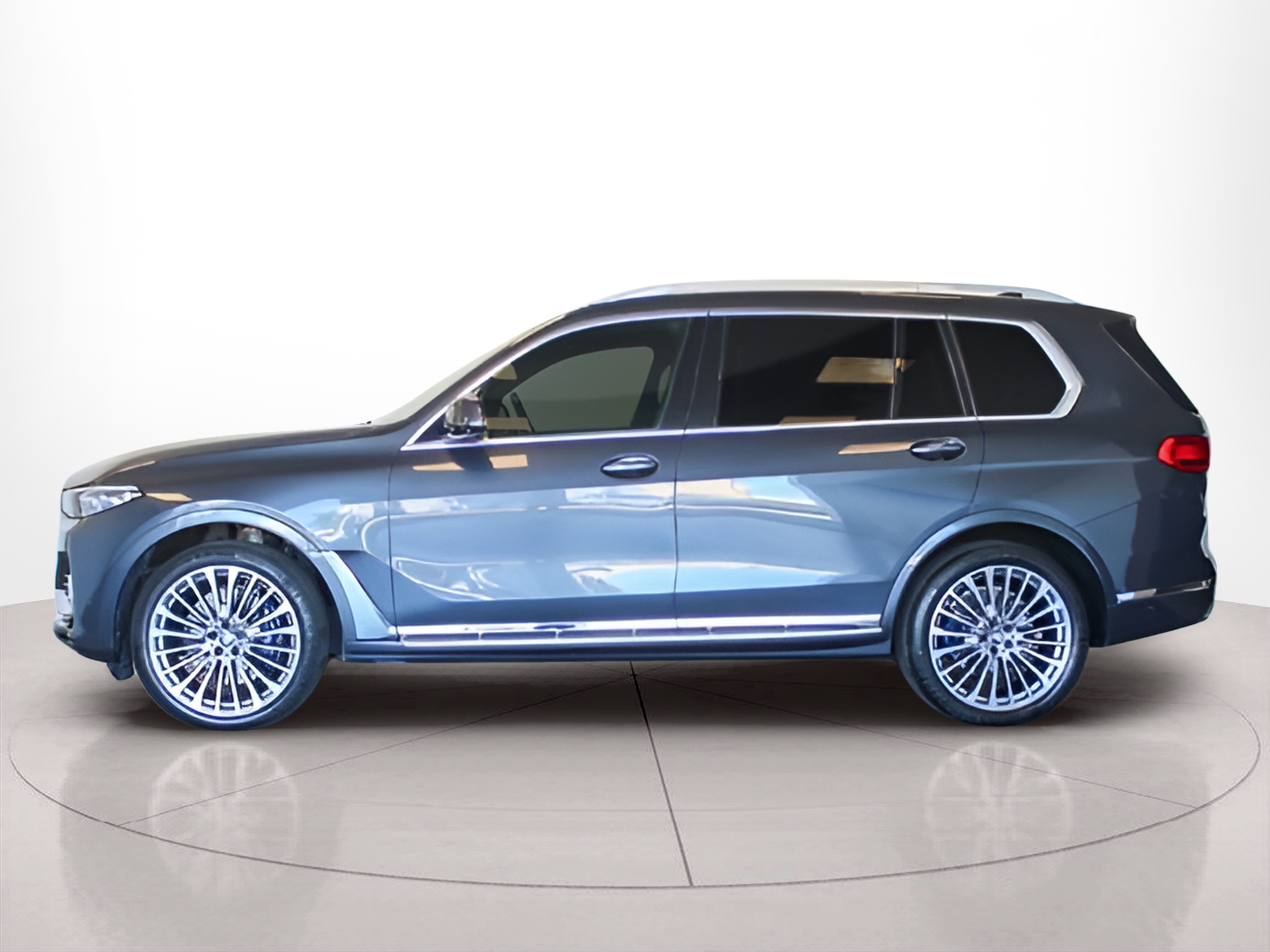 Fotos de BMW X7 xDrive30d color Gris. Año 2019. 195KW(265CV). Diesel. En concesionario BMcar Barcelos de Barcelos