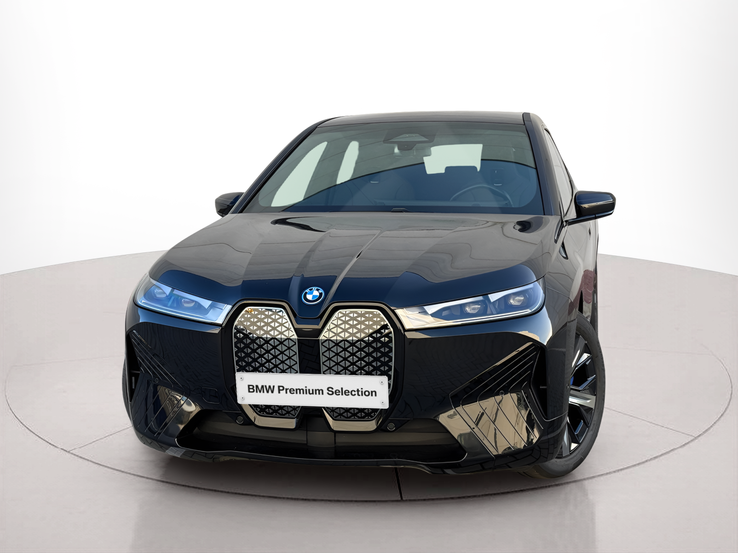 Fotos de BMW iX xDrive50 color Negro. Año 2022. 385KW(523CV). Elétrico. En concesionario BMcar Braga de Braga