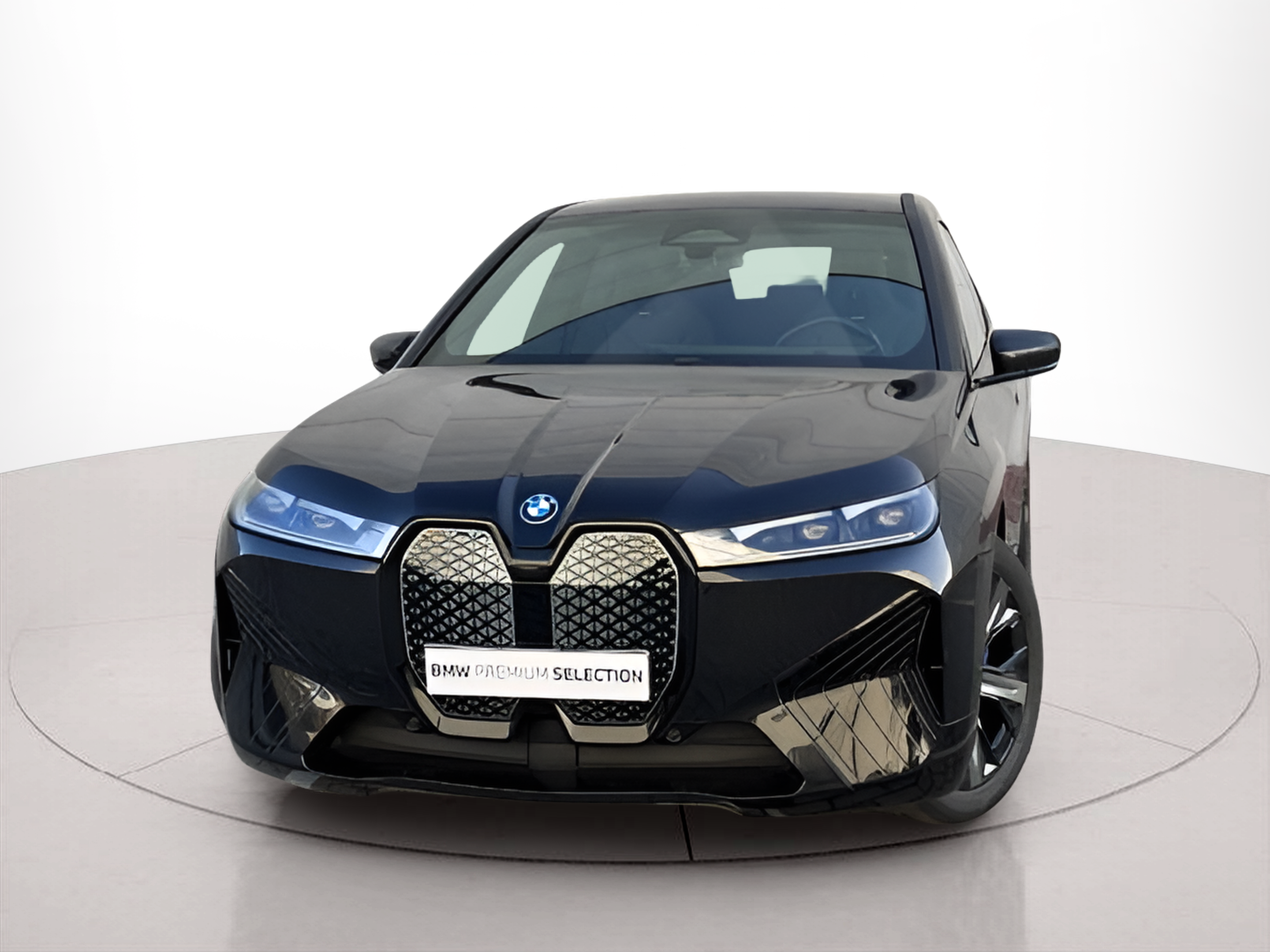 Fotos de BMW iX xDrive50 color Negro. Año 2022. 385KW(523CV). Elétrico. En concesionario BMcar Póvoa Varzim de Póvoa de Varzim