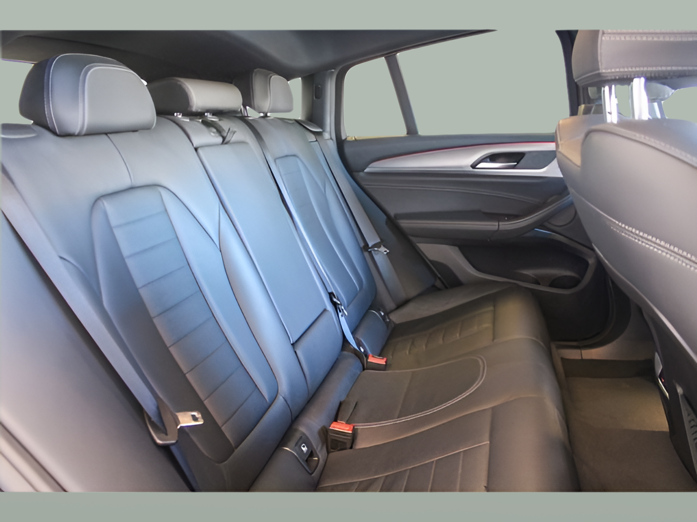 BMW X4 xDrive30d color Negro. Año 2019. 195KW(265CV). Diesel. En concesionario BMcar Póvoa Varzim de Póvoa de Varzim