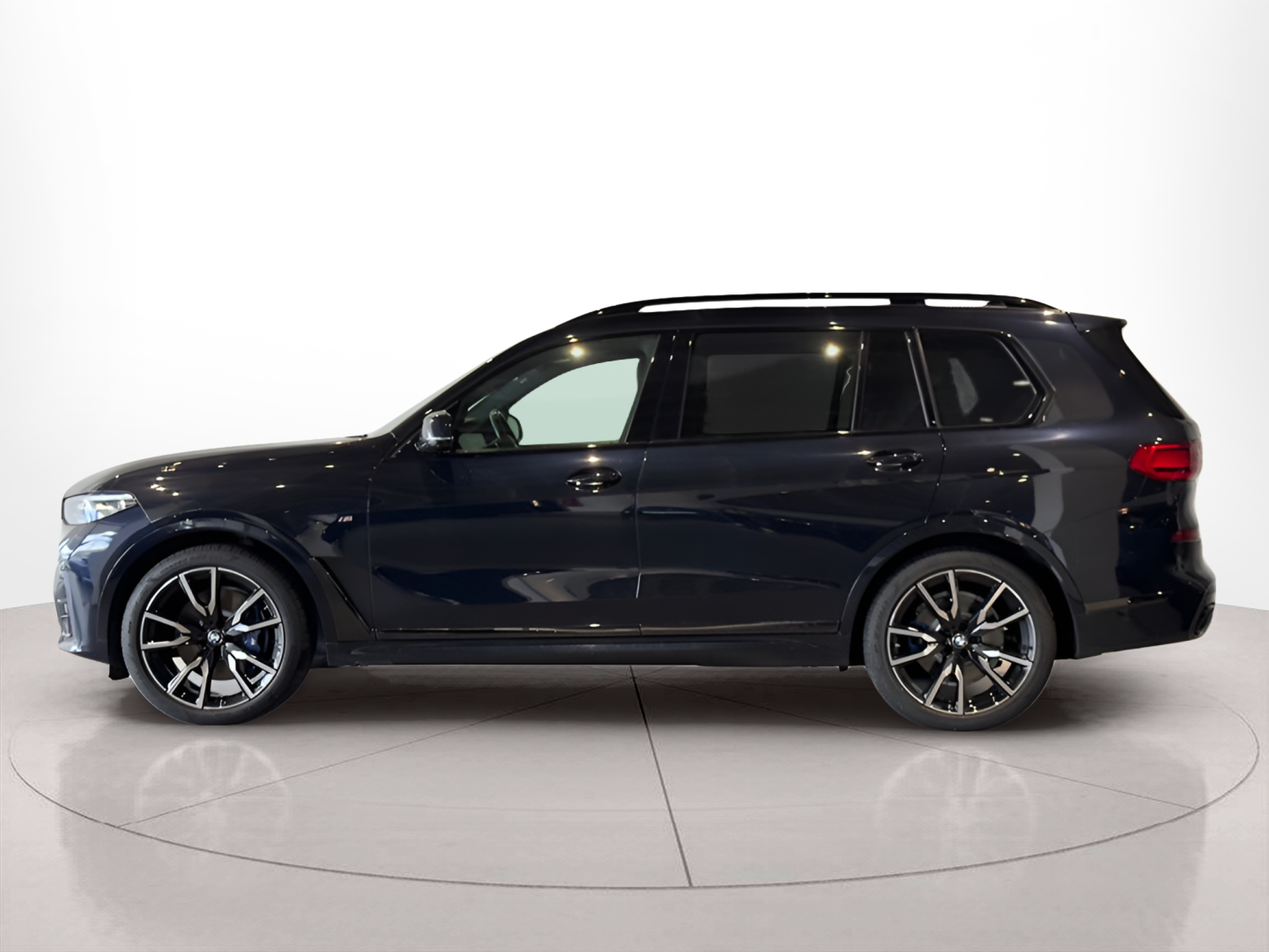 Fotos de BMW X7 xDrive40d color Negro. Año 2021. 250KW(340CV). Diesel. En concesionario BMcar Braga de Braga