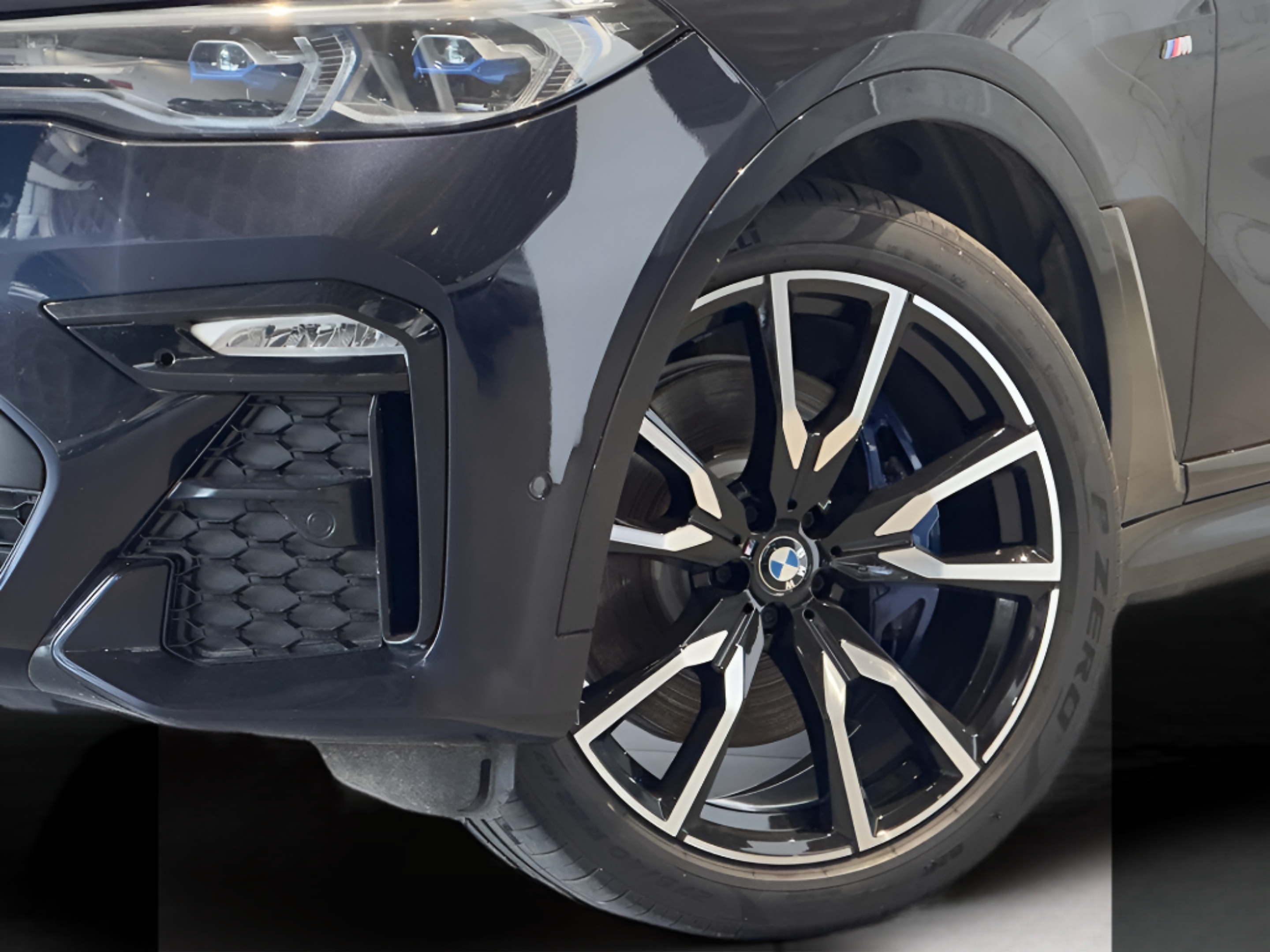 BMW X7 xDrive40d color Negro. Año 2021. 250KW(340CV). Diesel. En concesionario BMcar Braga de Braga