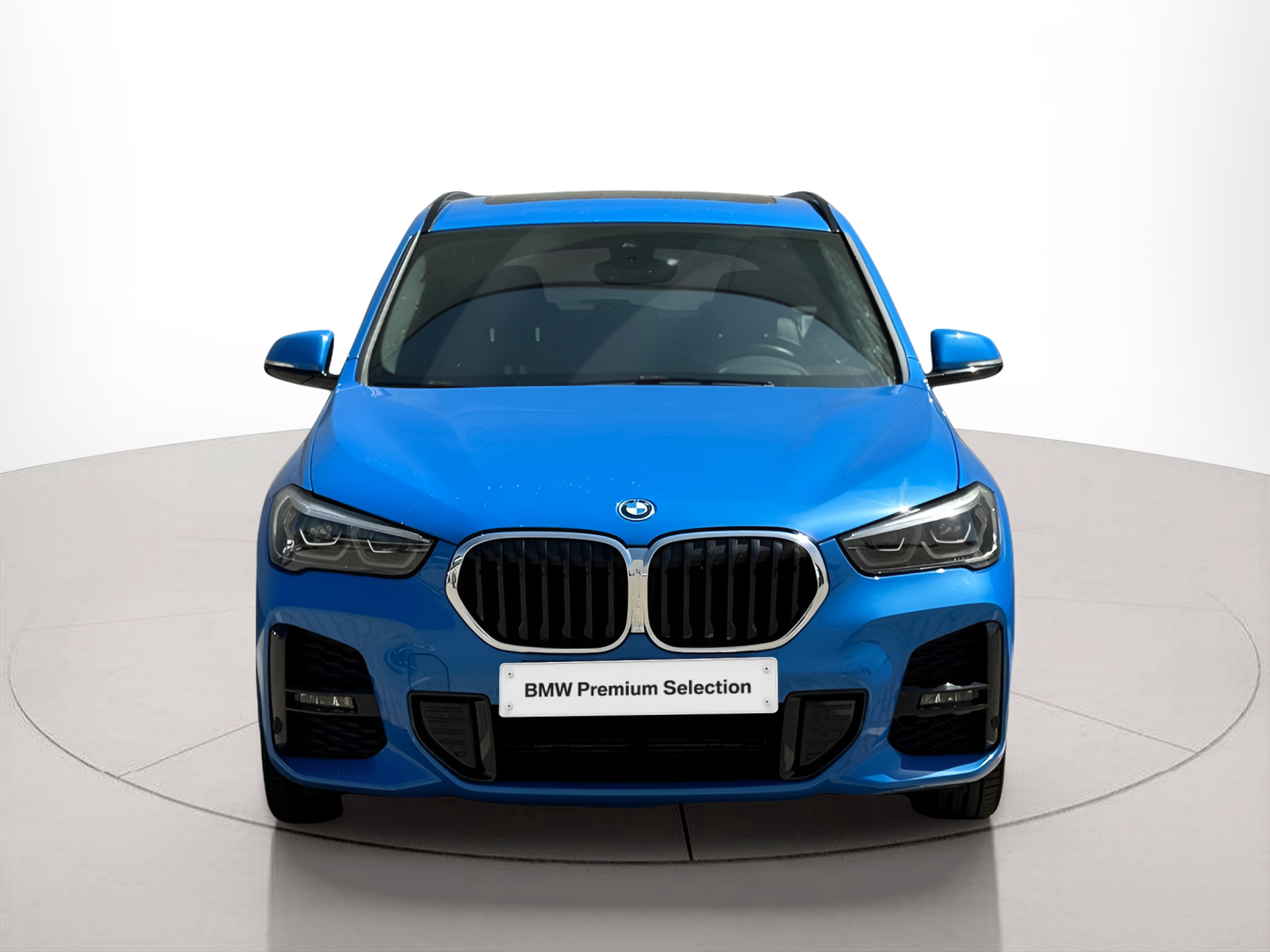 Fotos de BMW X1 xDrive25e color Azul. Año 2022. 162KW(220CV). Elétrico / Gasolina Híbrido. En concesionario BMcar Braga de Braga