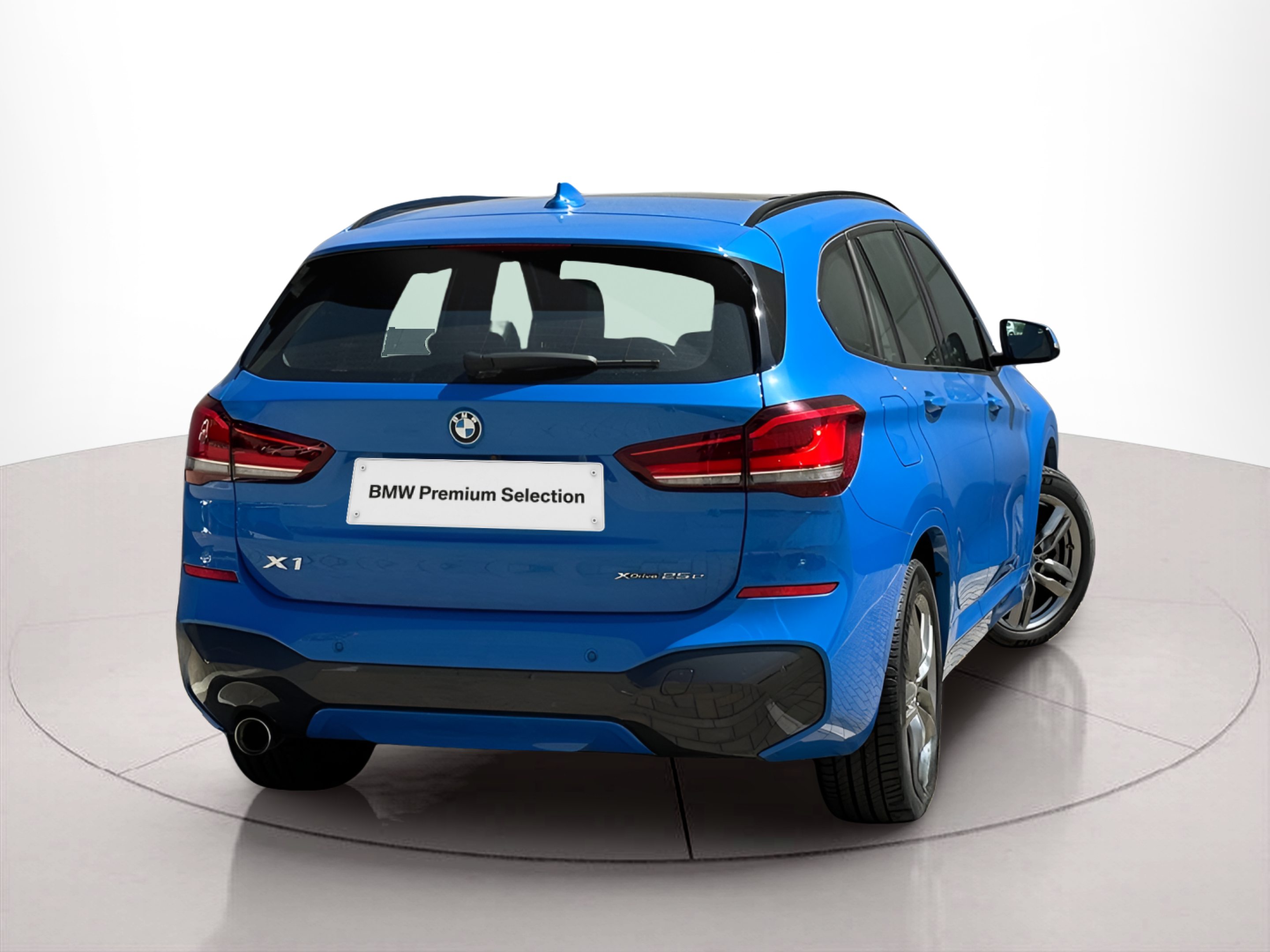 BMW X1 xDrive25e color Azul. Año 2022. 162KW(220CV). Elétrico / Gasolina Híbrido. En concesionario BMcar Braga de Braga