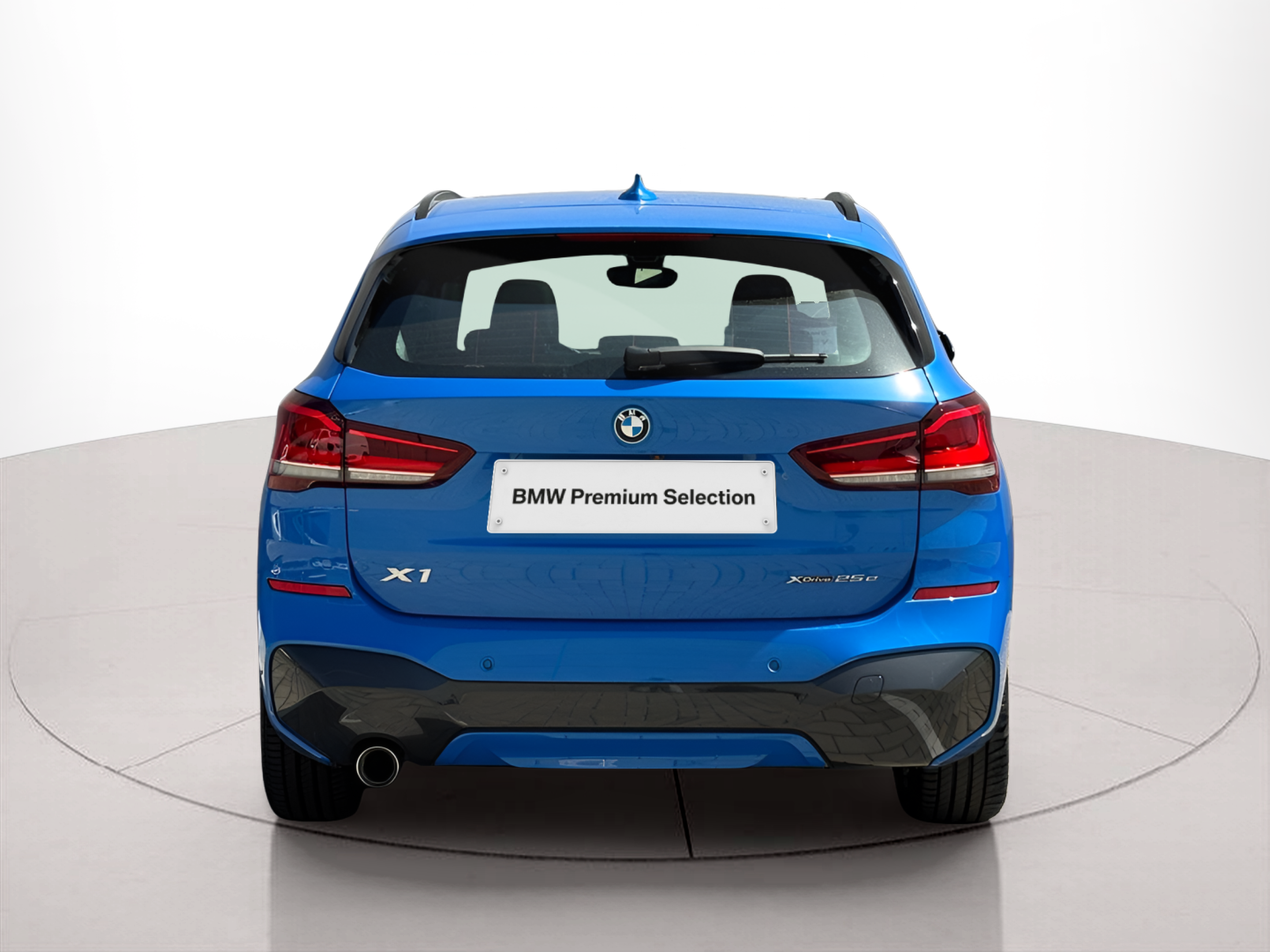 BMW X1 xDrive25e color Azul. Año 2022. 162KW(220CV). Elétrico / Gasolina Híbrido. En concesionario BMcar Braga de Braga