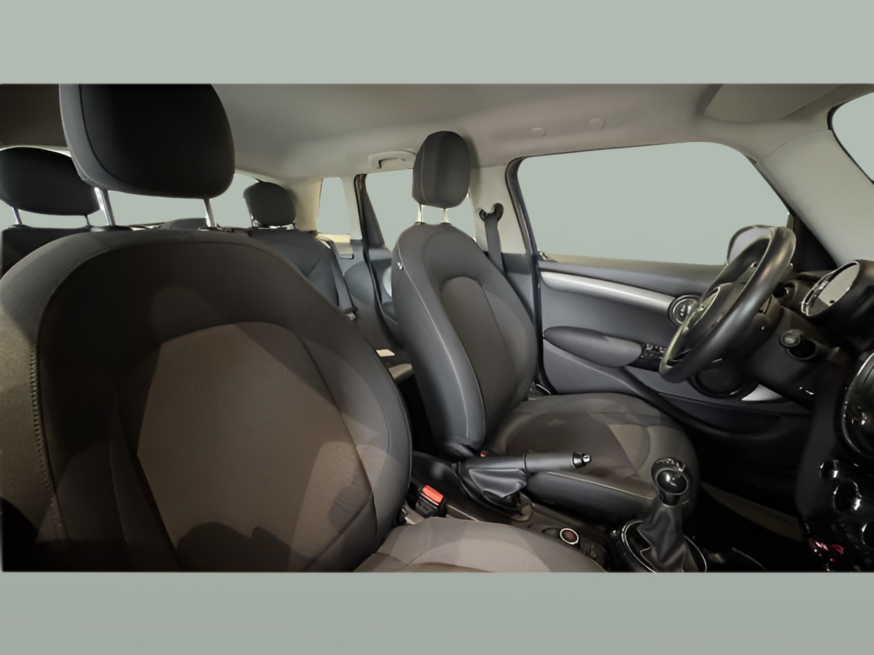 fotoG 16 del MINI MINI 5 Portas One D 70 kW (95 CV) 95cv Diesel de 2016 em Braga