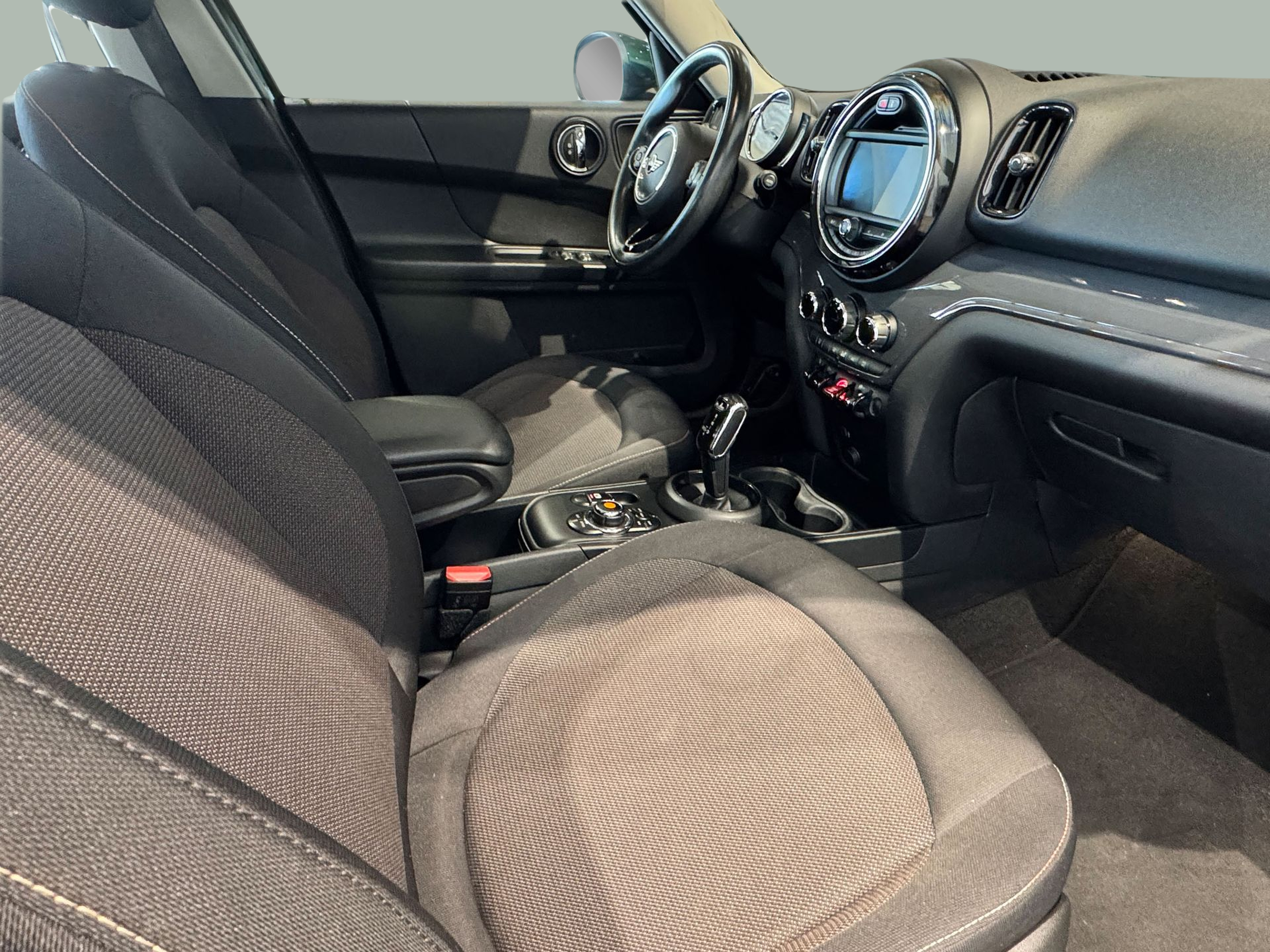 fotoG 7 del MINI MINI Countryman Cooper D ALL4 110 kW (150 CV) 150cv Diesel de 2018 em Braga