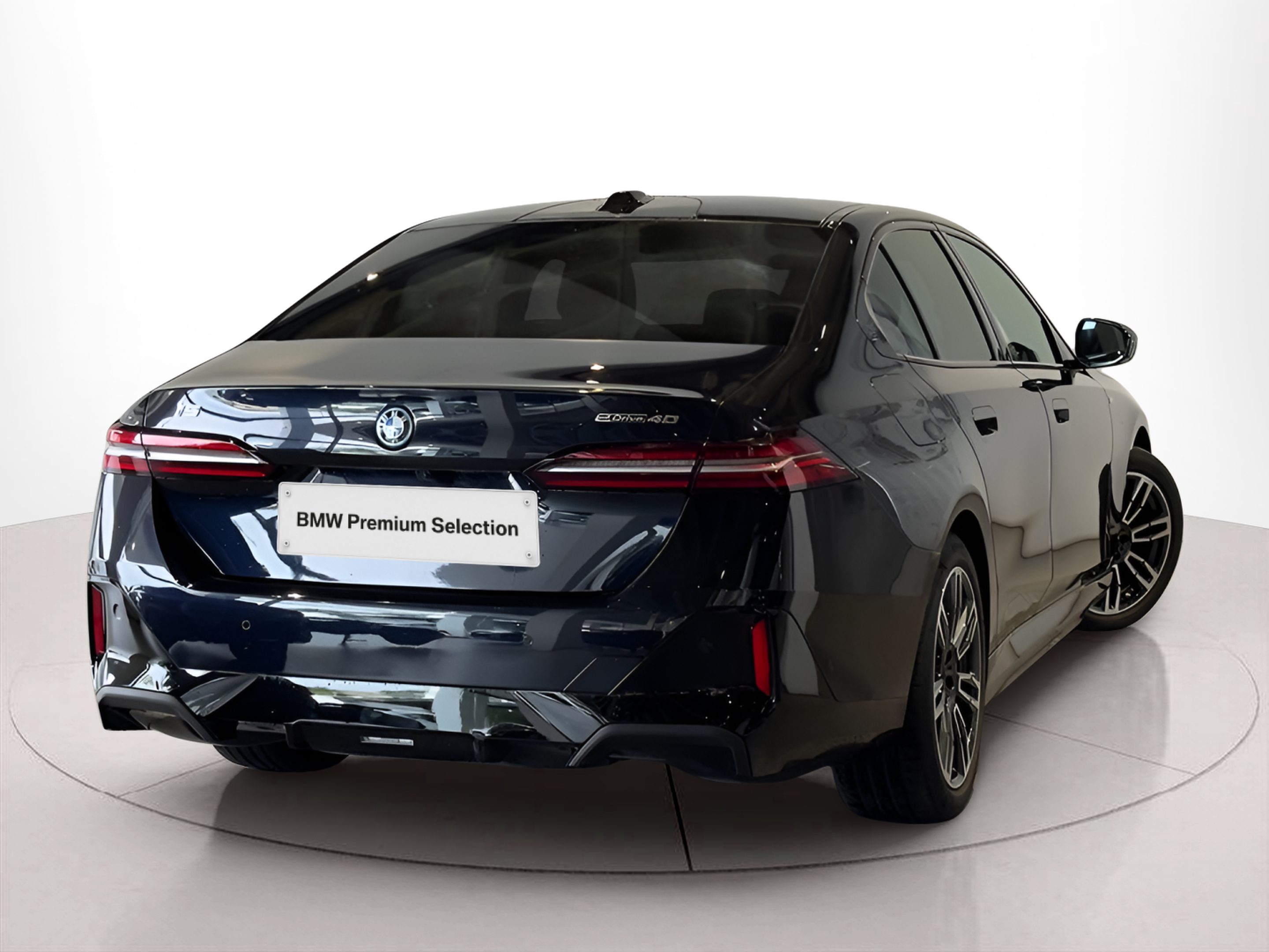 BMW i5 eDrive40 color Negro. Año 2024. 250KW(340CV). Elétrico. En concesionario BMcar Braga de Braga