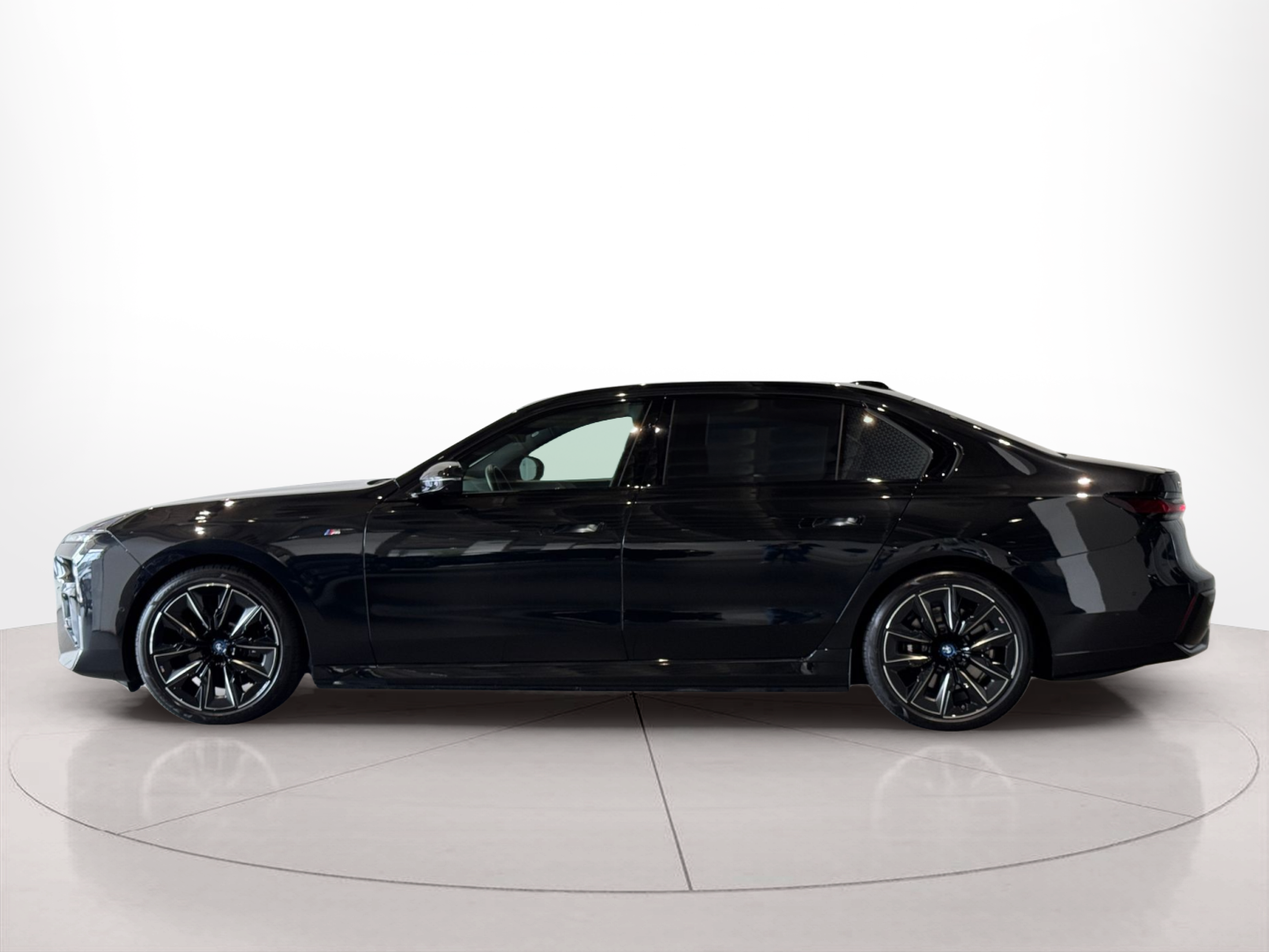 Fotos de BMW I7 xDrive60 color Negro. Año 2023. 400KW(544CV). Elétrico. En concesionario BMcar Braga de Braga