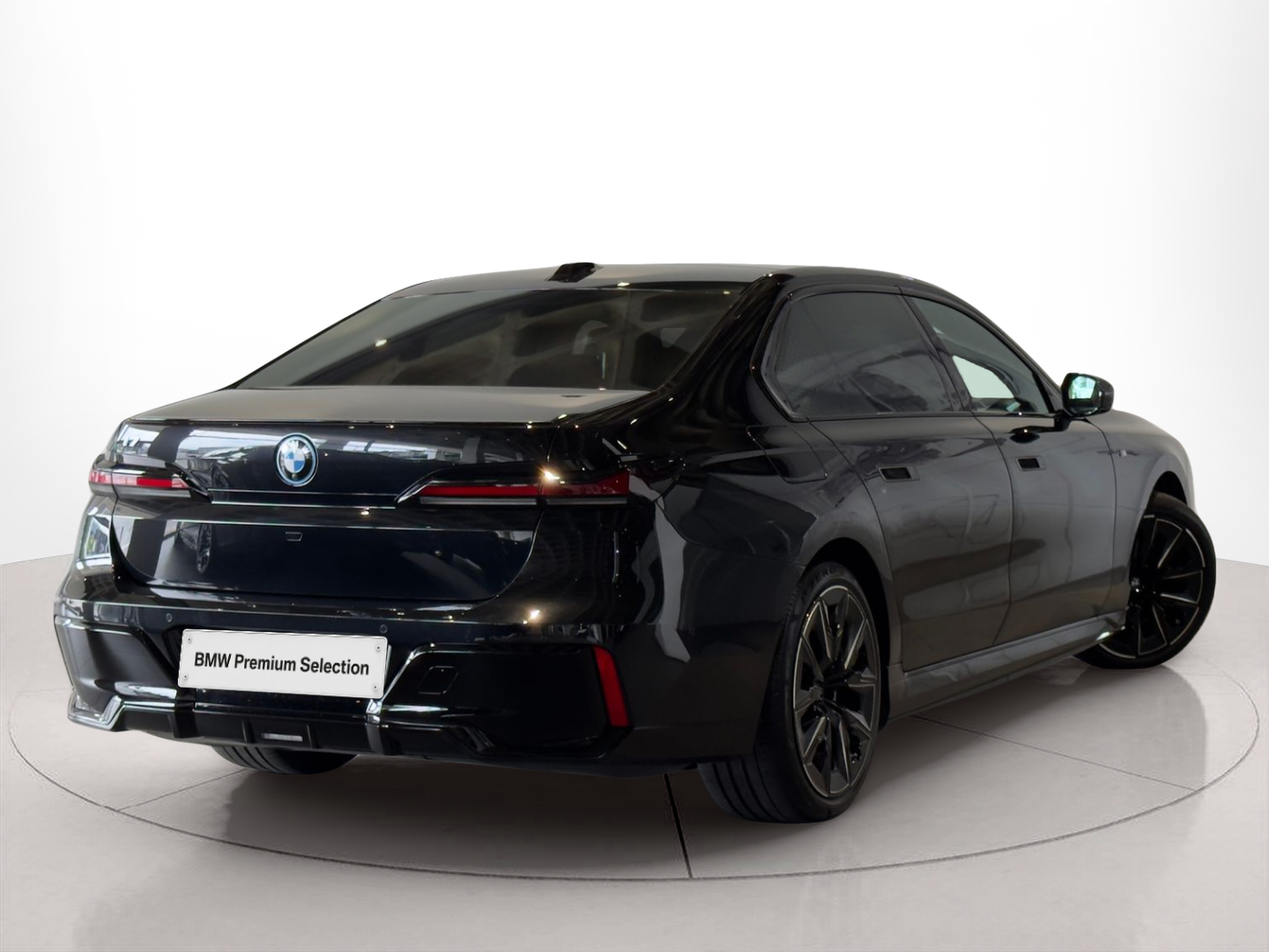 BMW I7 xDrive60 color Negro. Año 2023. 400KW(544CV). Elétrico. En concesionario BMcar Braga de Braga