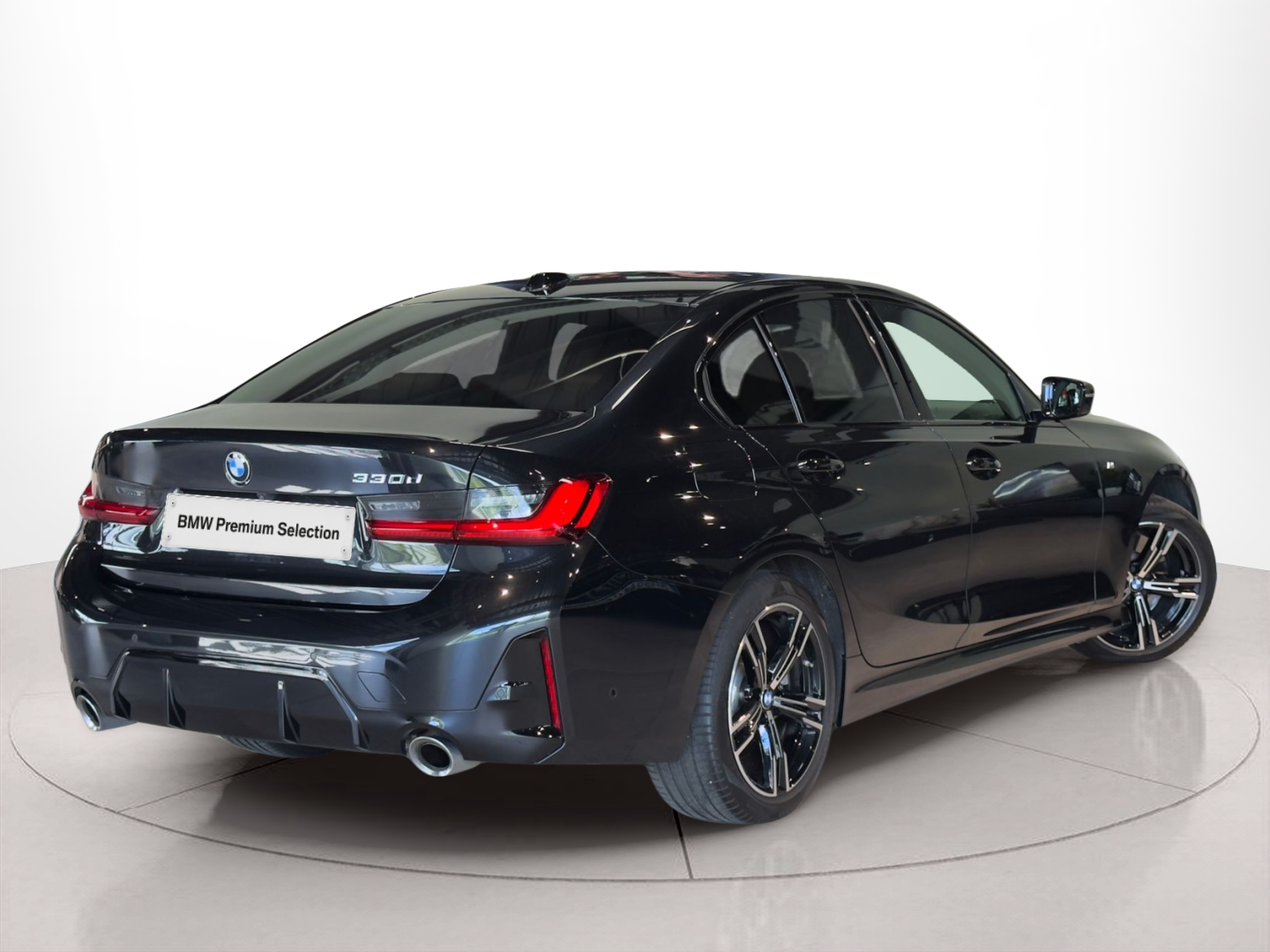 BMW Série 3 330d Berlina color Negro. Año 2023. 210KW(286CV). Diesel. En concesionario BMcar Guimarães de Guimarães