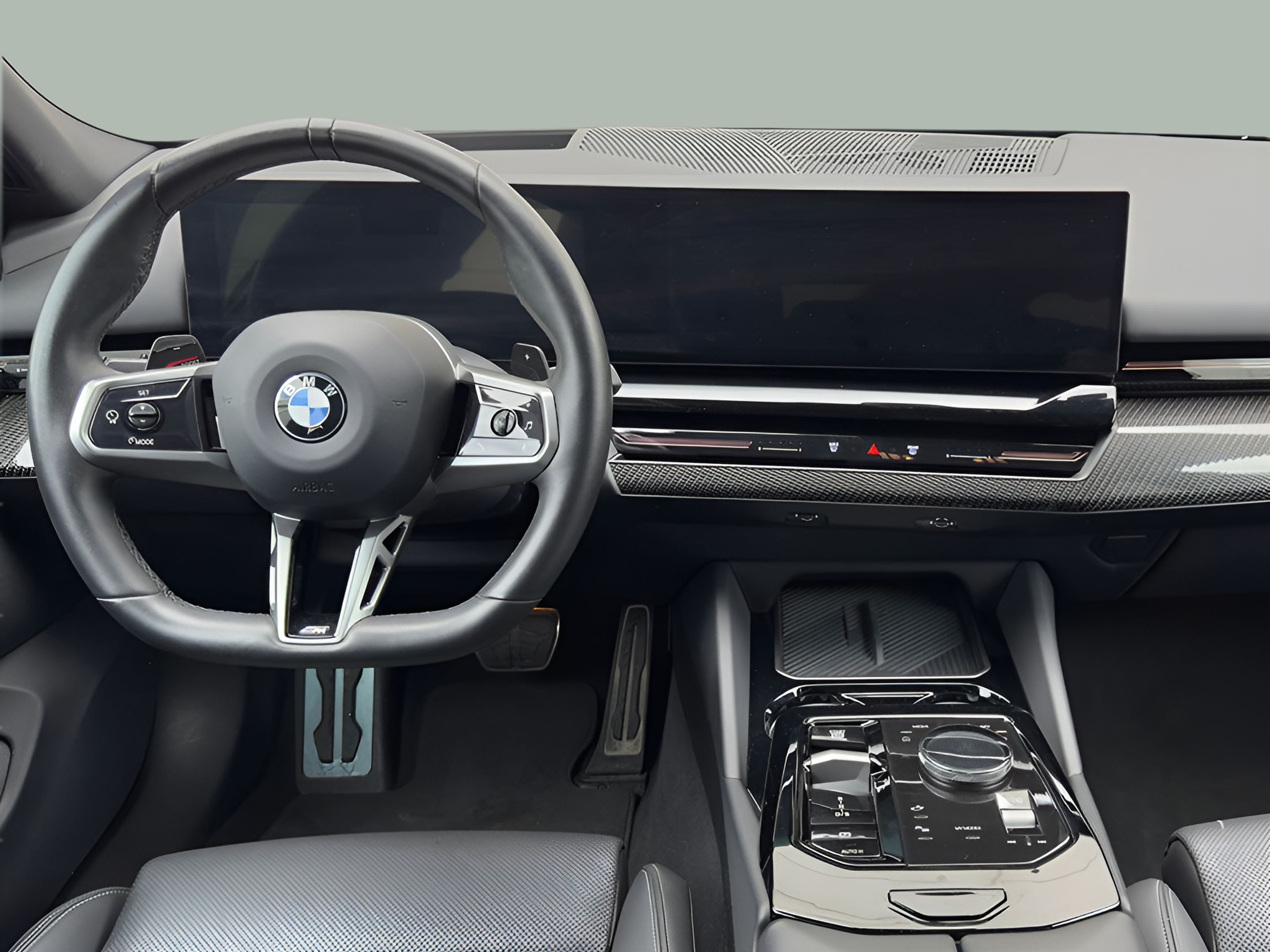 BMW Série 5 520d Berlina color Gris. Año 2023. 145KW(197CV). Diesel. En concesionario BMcar Guimarães de Guimarães
