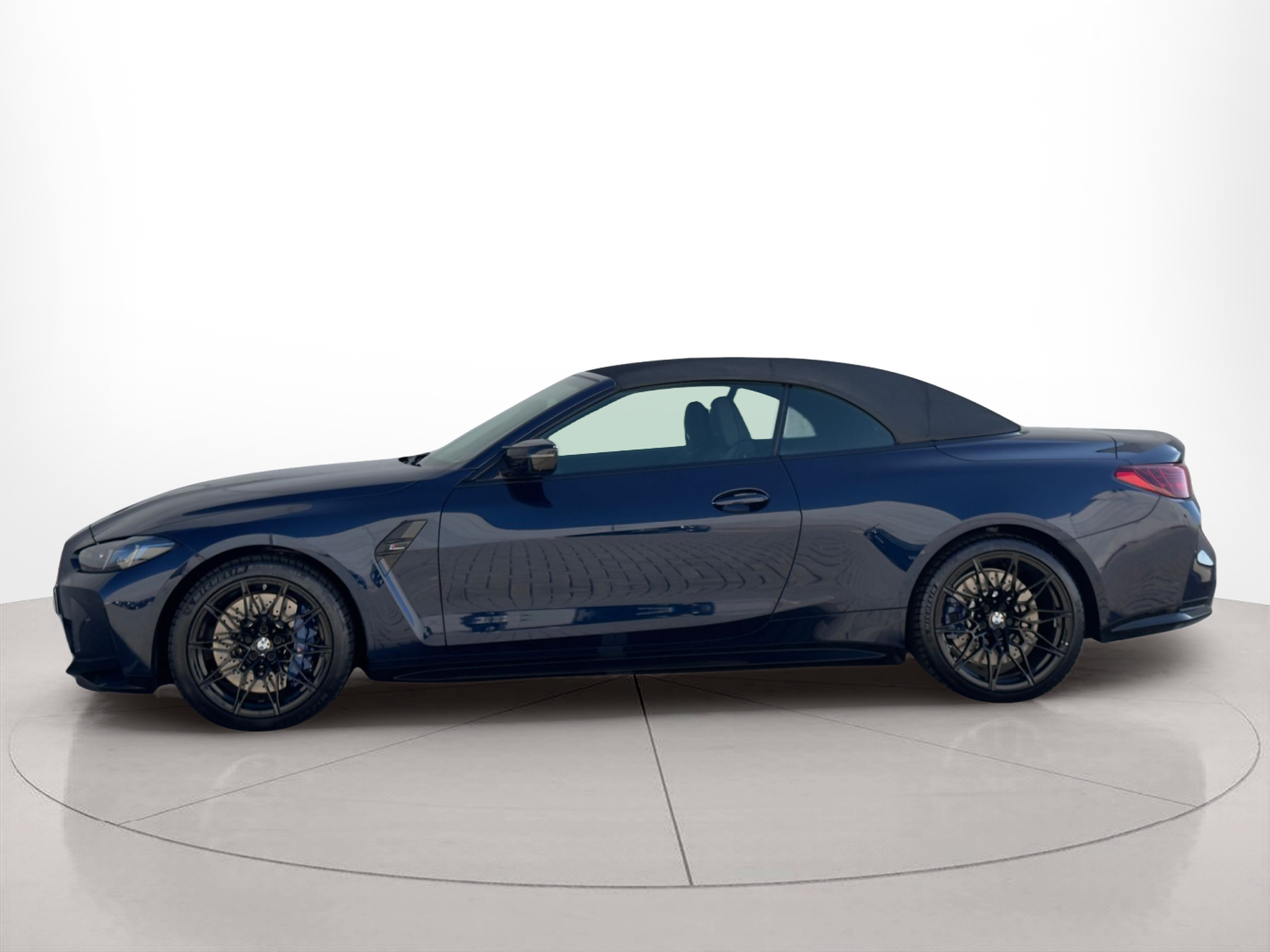 Fotos de BMW Série 4 xDrive Cabrio color Azul. Año 2024. 390KW(530CV). Gasolina. En concesionario BMcar Guimarães de Guimarães