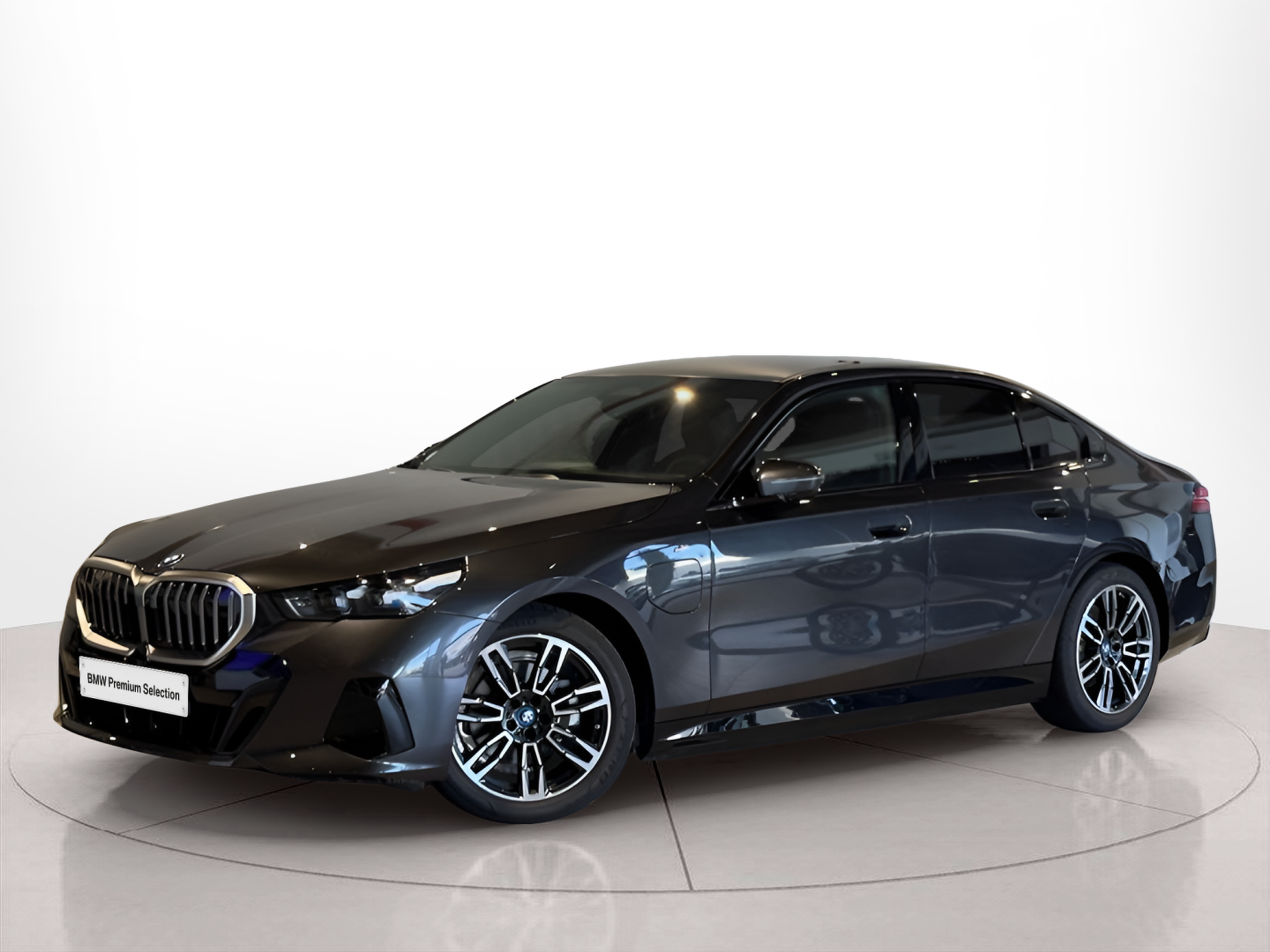 Fotos de BMW Série 5 530e Berlina color Gris. Año 2024. 220KW(299CV). Elétrico / Gasolina Híbrido. En concesionario BMcar Braga de Braga