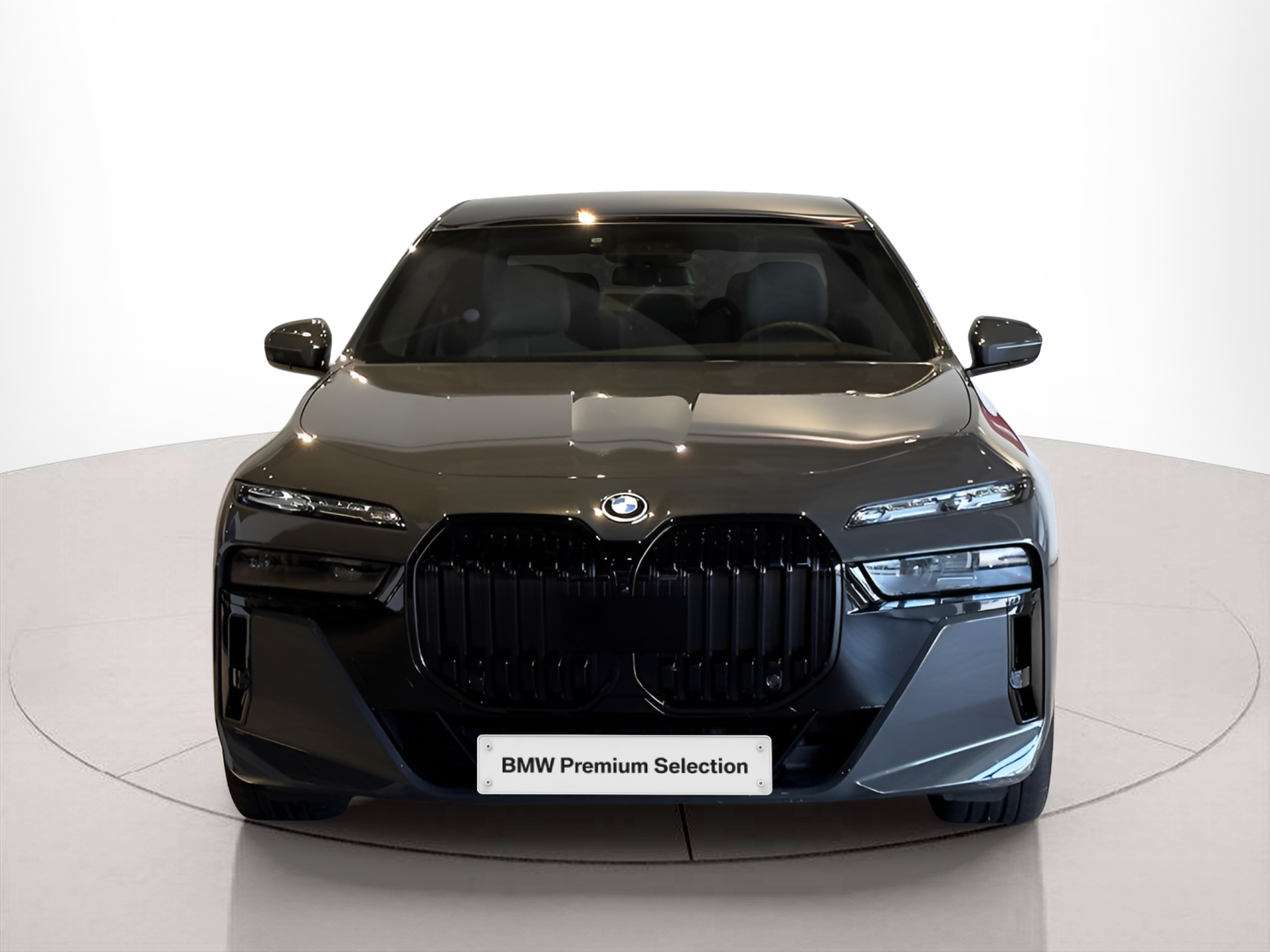 Fotos de BMW I7 xDrive60 color Gris. Año 2024. 400KW(544CV). Elétrico. En concesionario BMcar Braga de Braga