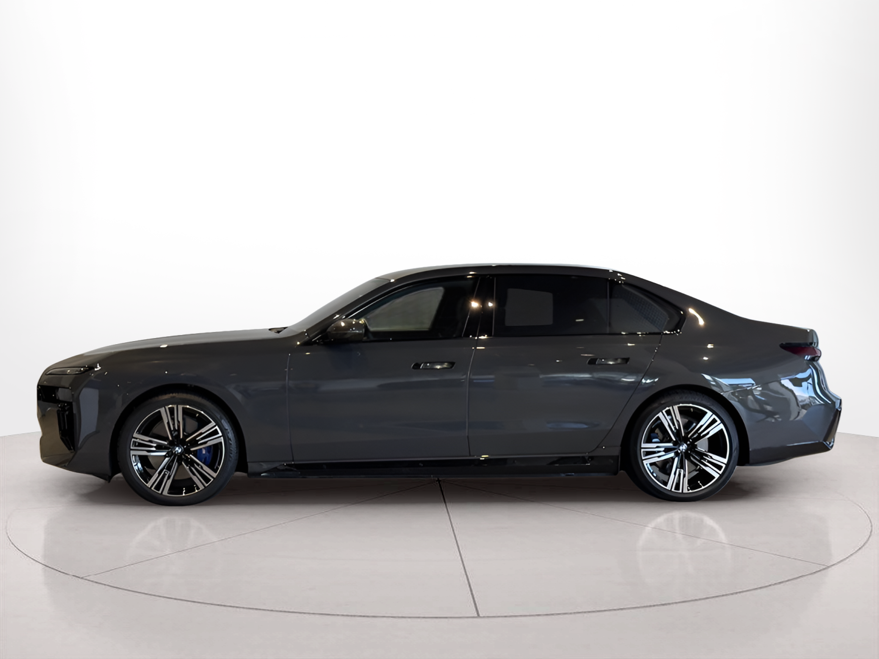 Fotos de BMW I7 xDrive60 color Gris. Año 2024. 400KW(544CV). Elétrico. En concesionario BMcar Braga de Braga