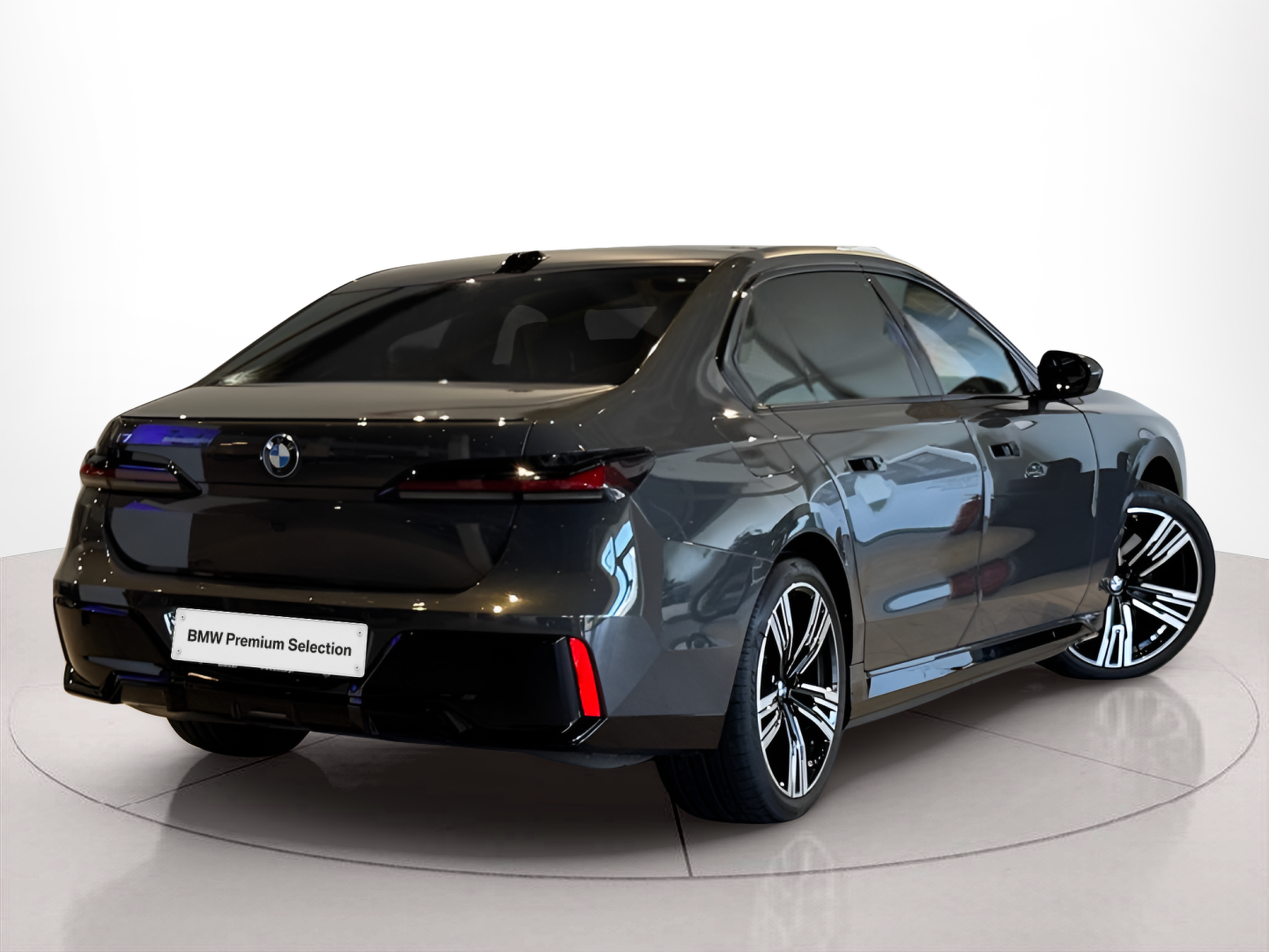 BMW I7 xDrive60 color Gris. Año 2024. 400KW(544CV). Elétrico. En concesionario BMcar Braga de Braga