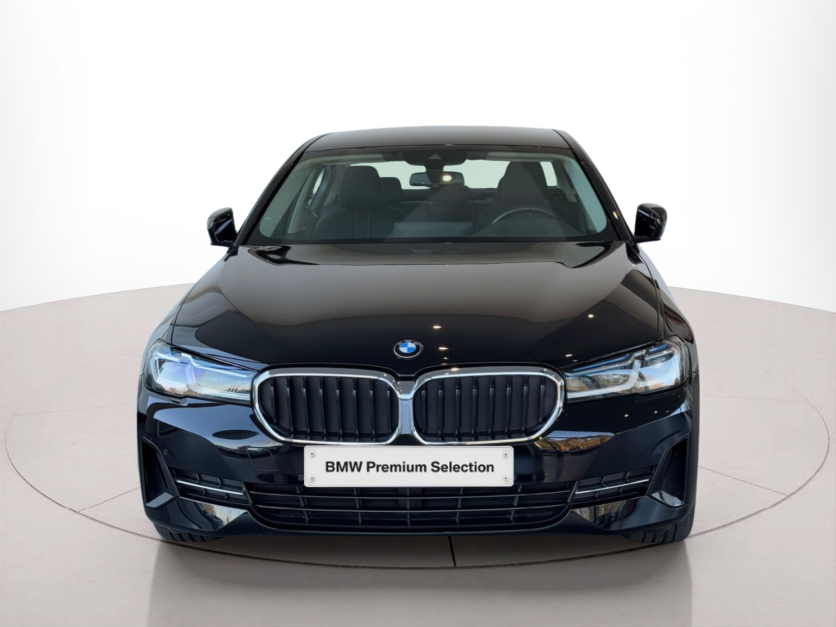 Fotos de BMW Série 5 530e Berlina color Negro. Año 2020. 215KW(292CV). Elétrico / Gasolina Híbrido. En concesionario BMcar Braga de Braga