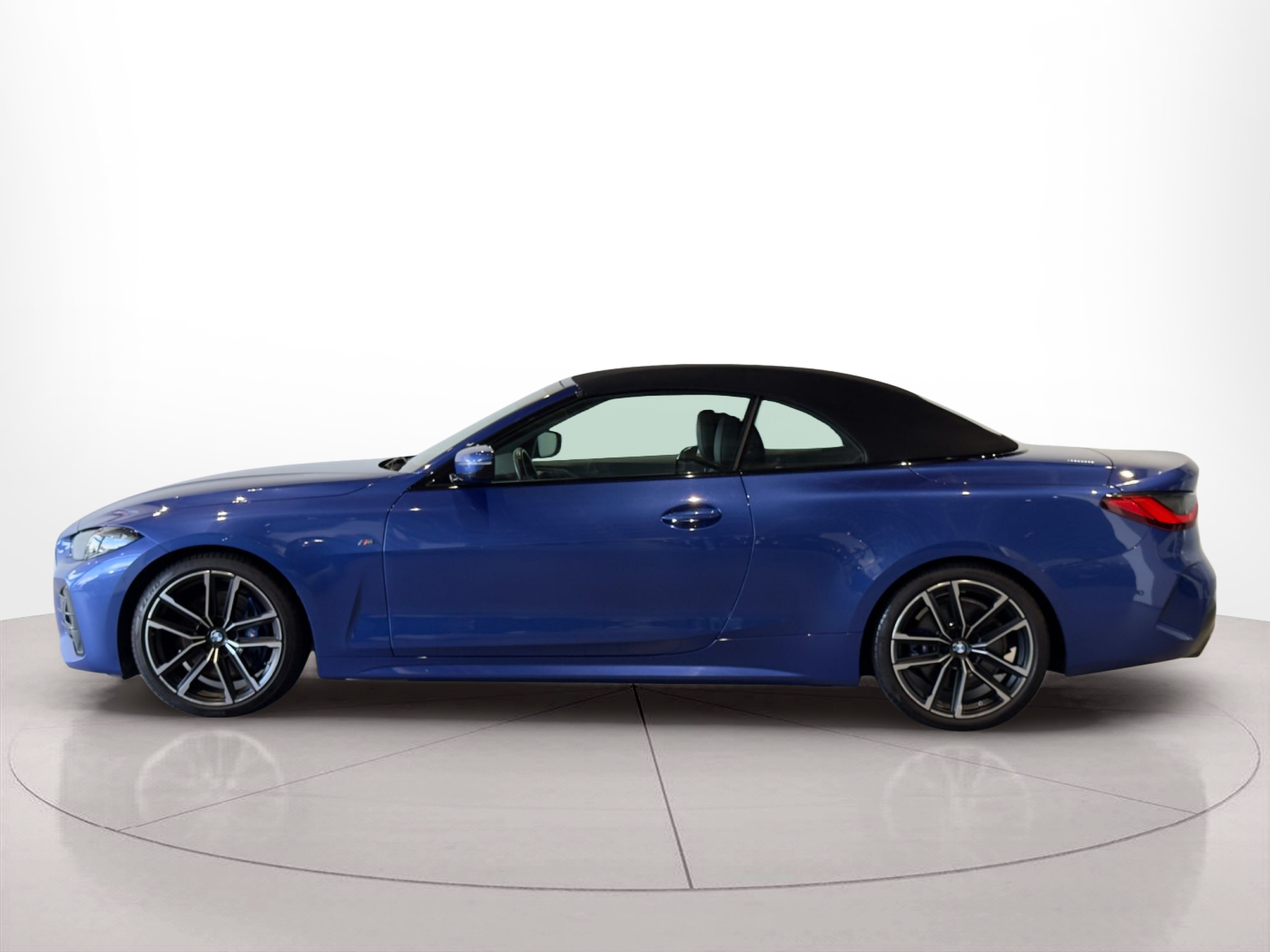 Fotos de BMW Série 4 430d Cabrio color Azul. Año 2023. 210KW(286CV). Diesel. En concesionario BMcar Braga de Braga