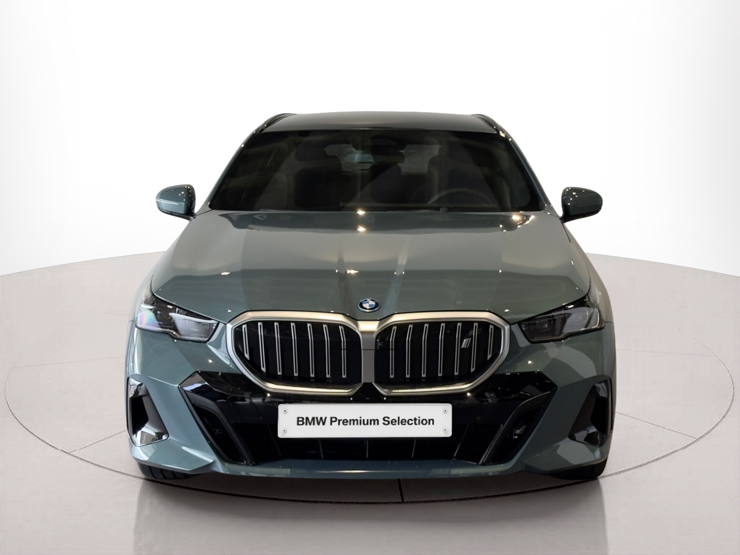 Fotos de BMW i5 eDrive40 color Verde. Año 2024. 250KW(340CV). Elétrico. En concesionario BMcar Braga de Braga