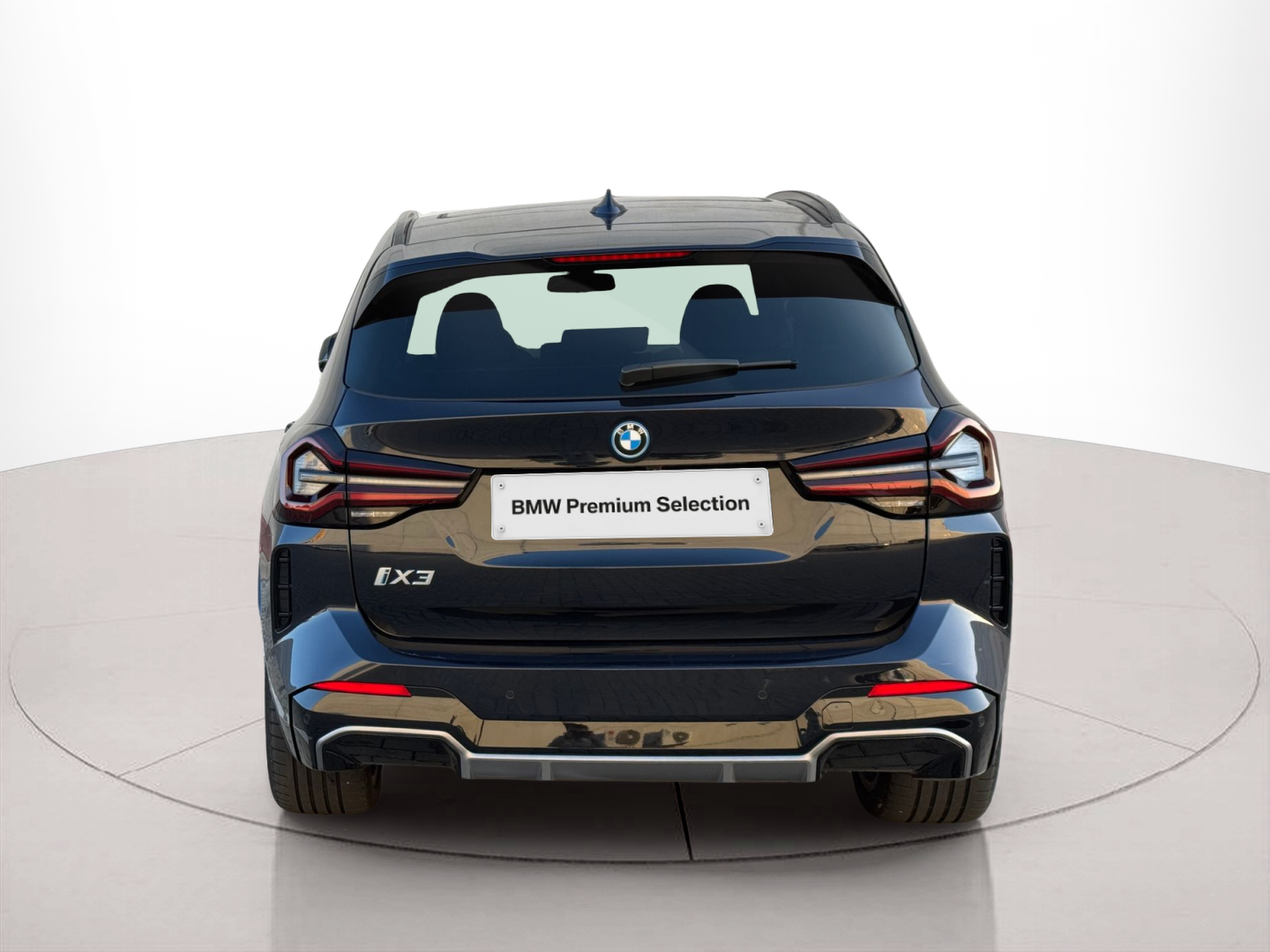 BMW iX3 iX3 80 kWh color Negro. Año 2024. 210KW(286CV). Elétrico. En concesionario BMcar Guimarães de Guimarães
