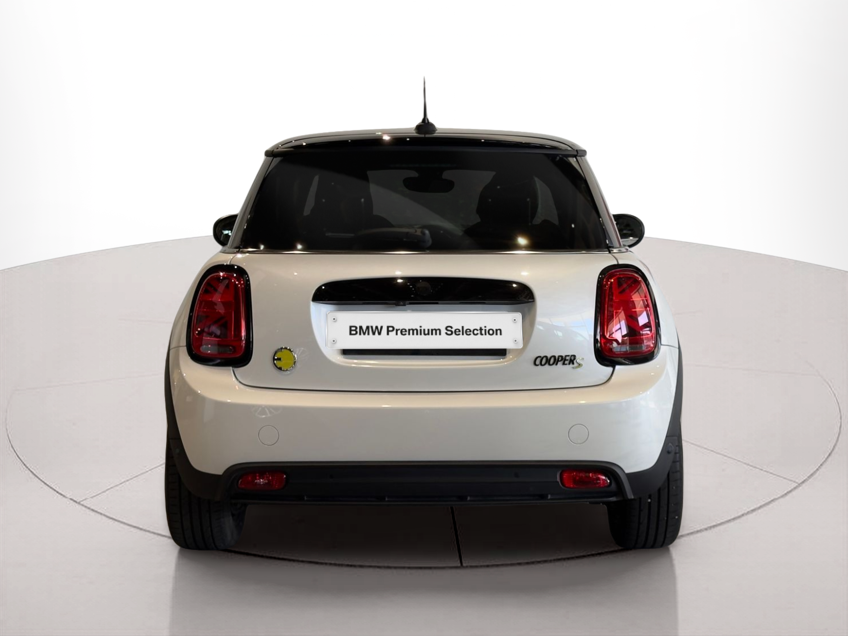 fotoG 4 del MINI MINI 3 Portas Cooper S E 135 kW (184 CV) 184cv Elétrico de 2023 em Braga