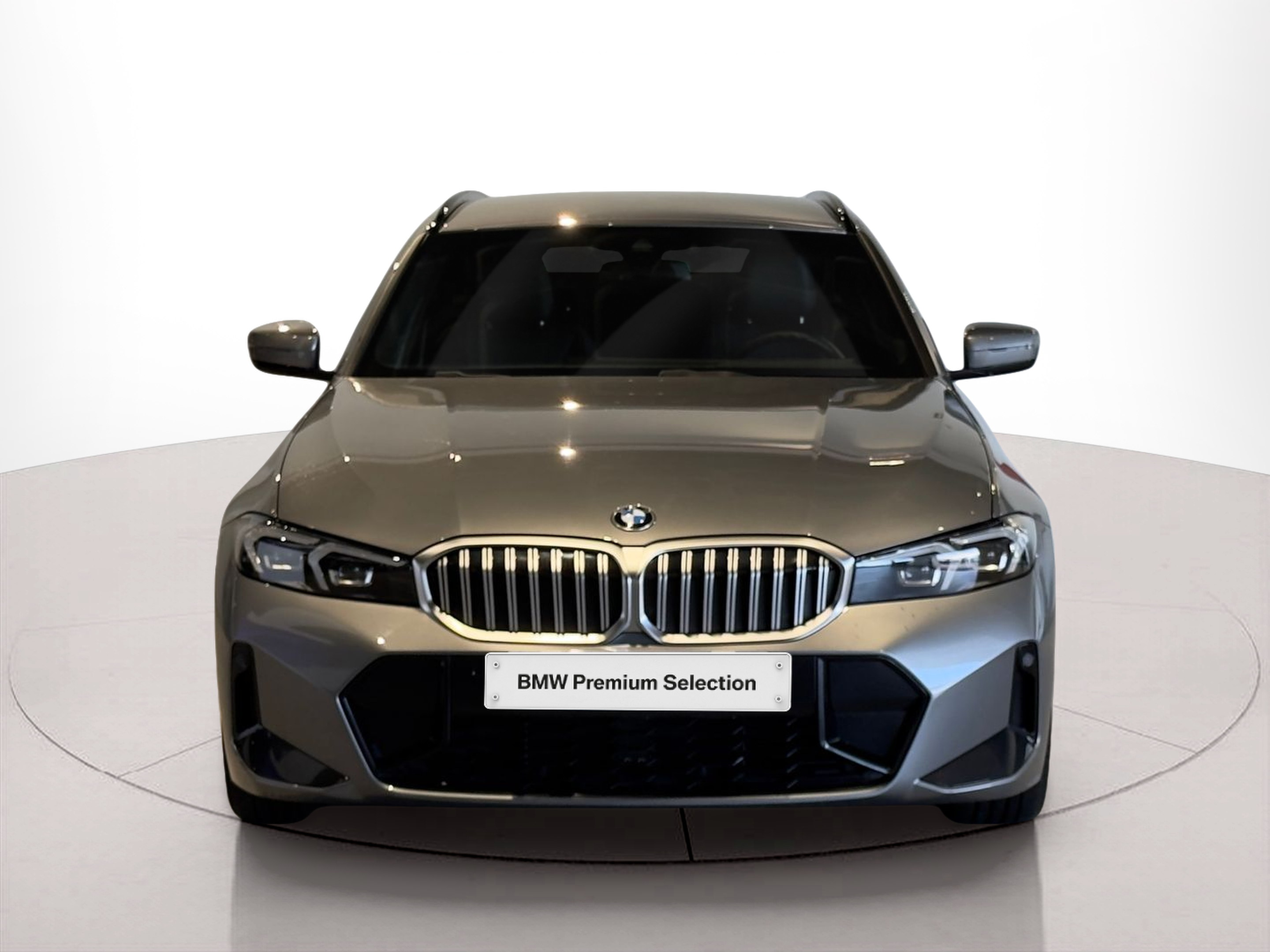 Fotos de BMW Série 3 320d Touring color Gris. Año 2024. 140KW(190CV). Diesel. En concesionario BMcar Braga de Braga