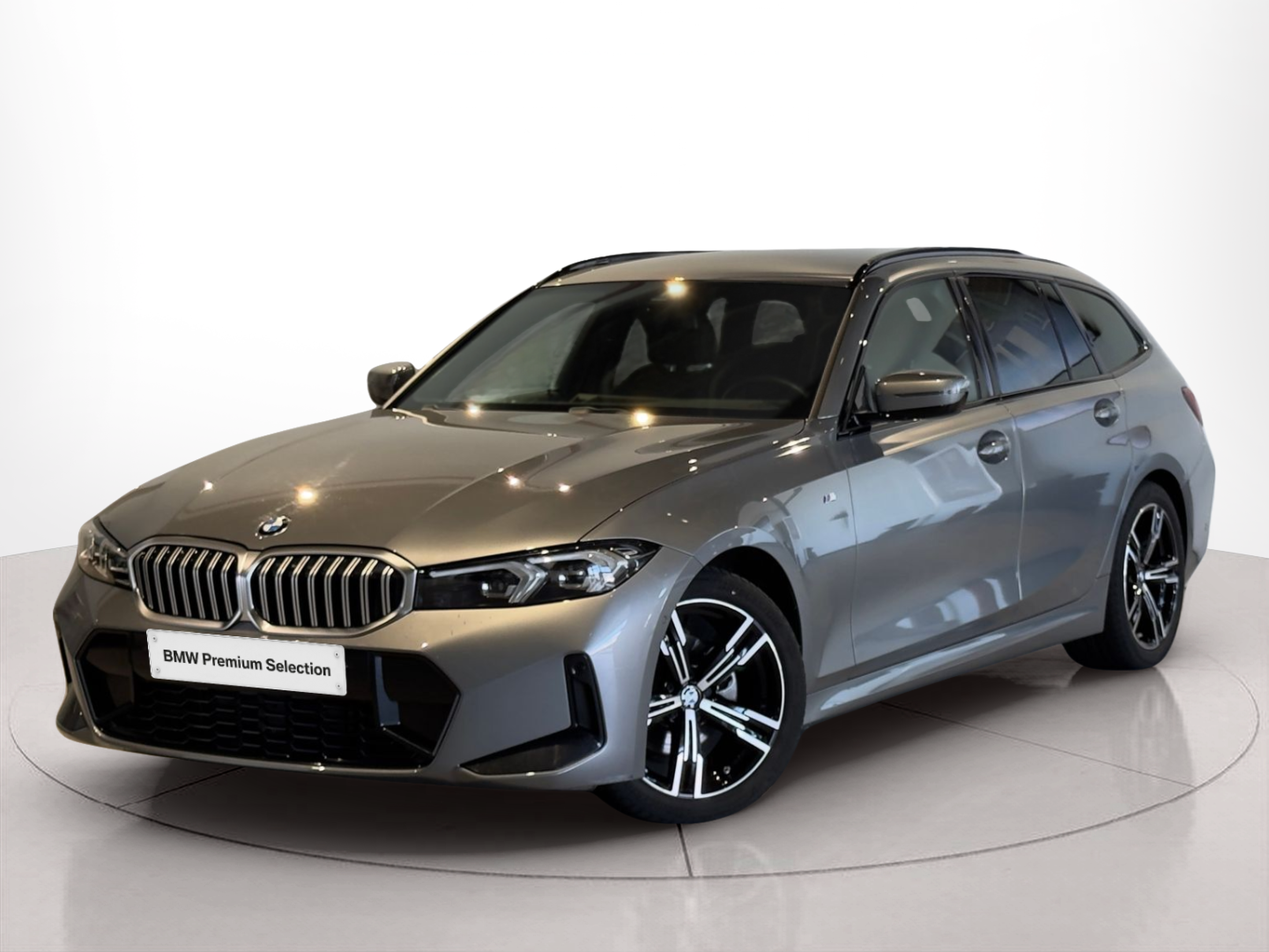 Fotos de BMW Série 3 320d Touring color Gris. Año 2024. 140KW(190CV). Diesel. En concesionario BMcar Braga de Braga