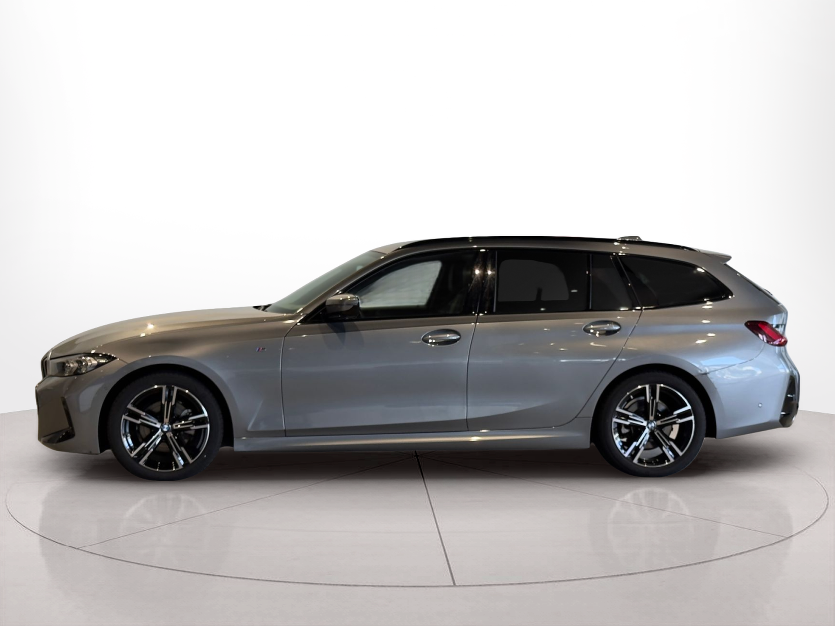 Fotos de BMW Série 3 320d Touring color Gris. Año 2024. 140KW(190CV). Diesel. En concesionario BMcar Braga de Braga