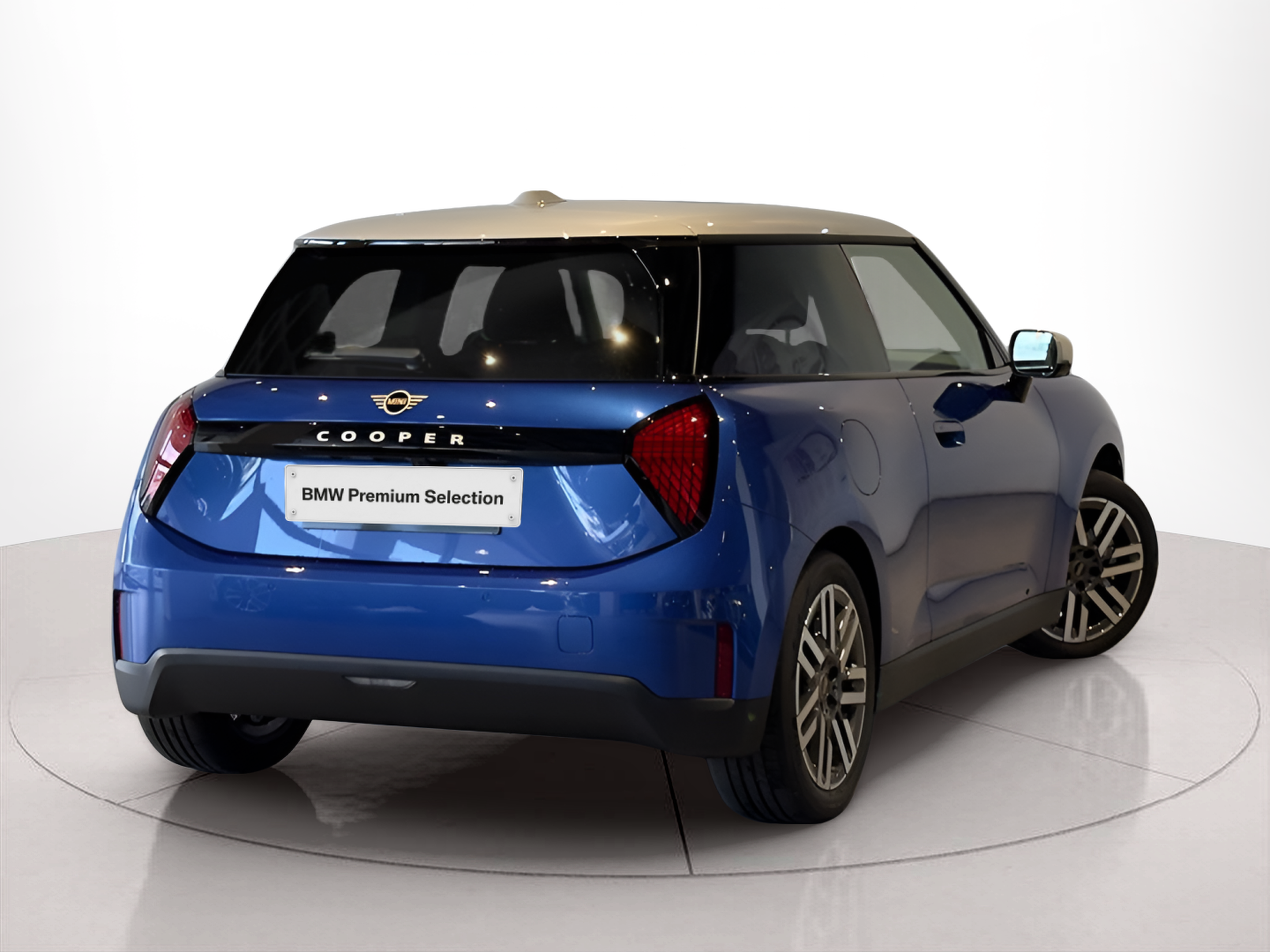 fotoG 3 del MINI MINI 3 Portas Cooper E 135 kW (184 CV) 184cv Elétrico de 2024 em Braga