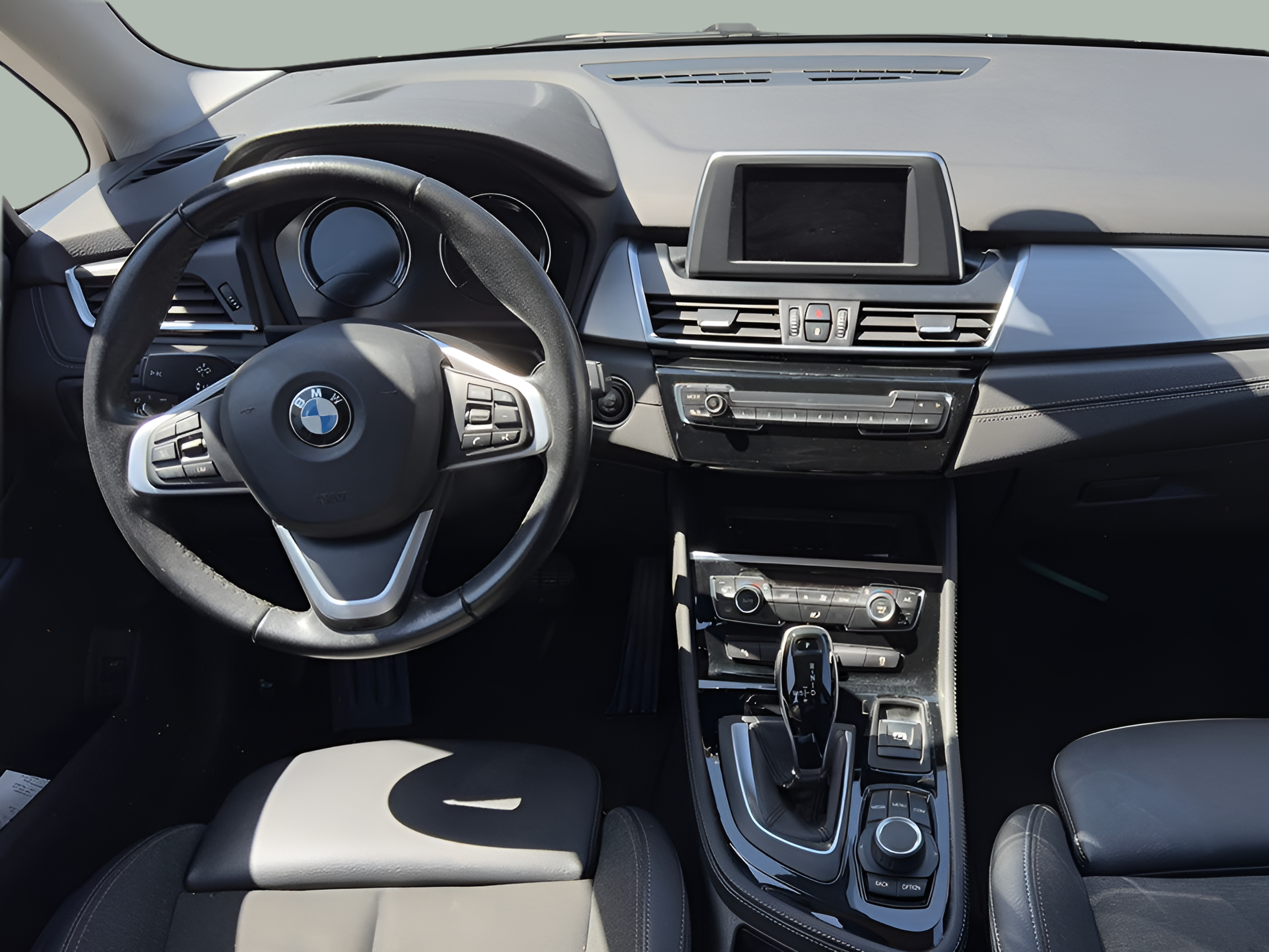BMW Série 2 216d Active Tourer color Negro. Año 2018. 85KW(116CV). Diesel. En concesionario BMcar Viana do Castelo de Viana do Castelo
