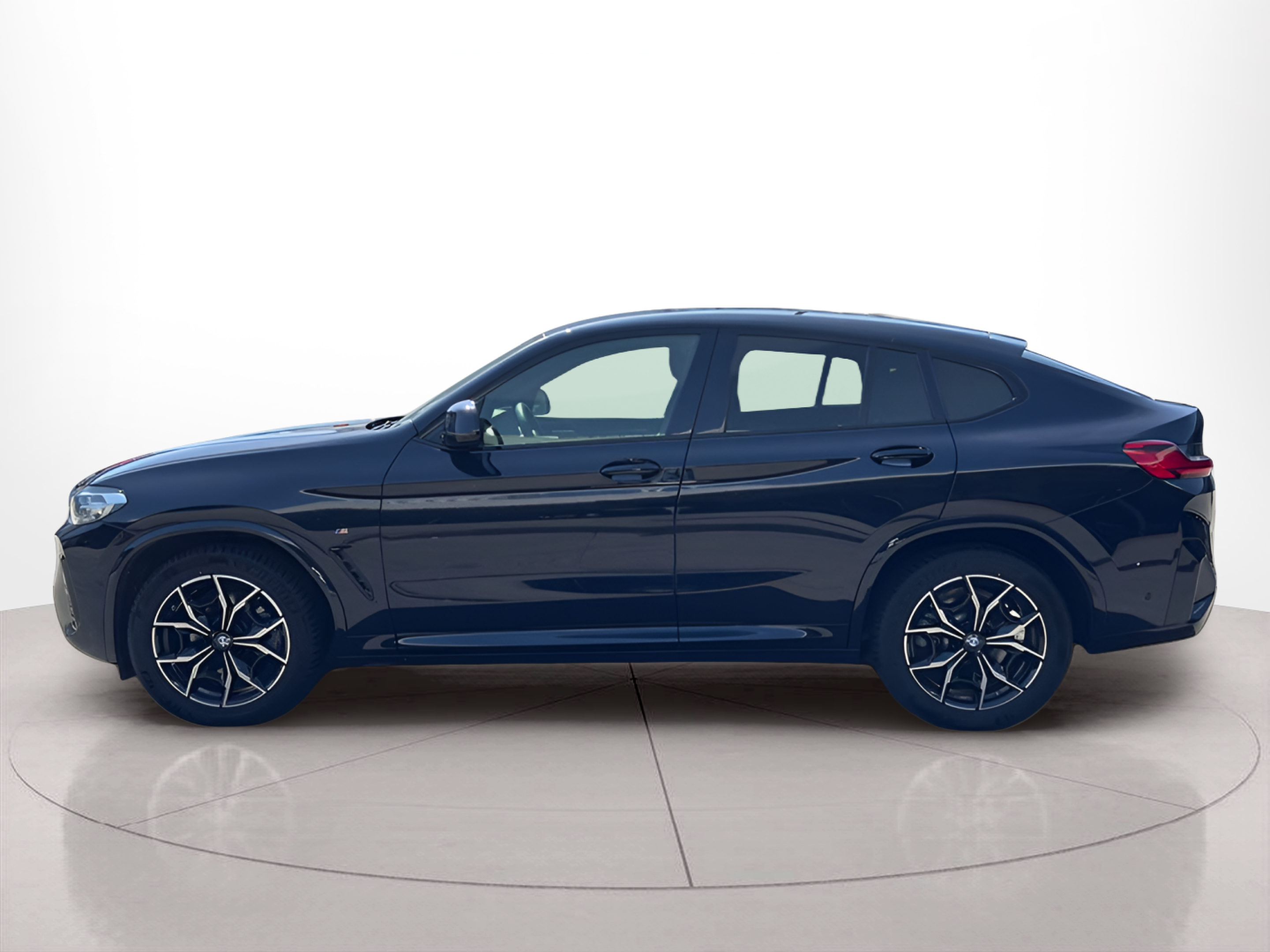 Fotos de BMW X4 xDrive20d color Negro. Año 2024. 140KW(190CV). Diesel. En concesionario BMcar Braga de Braga