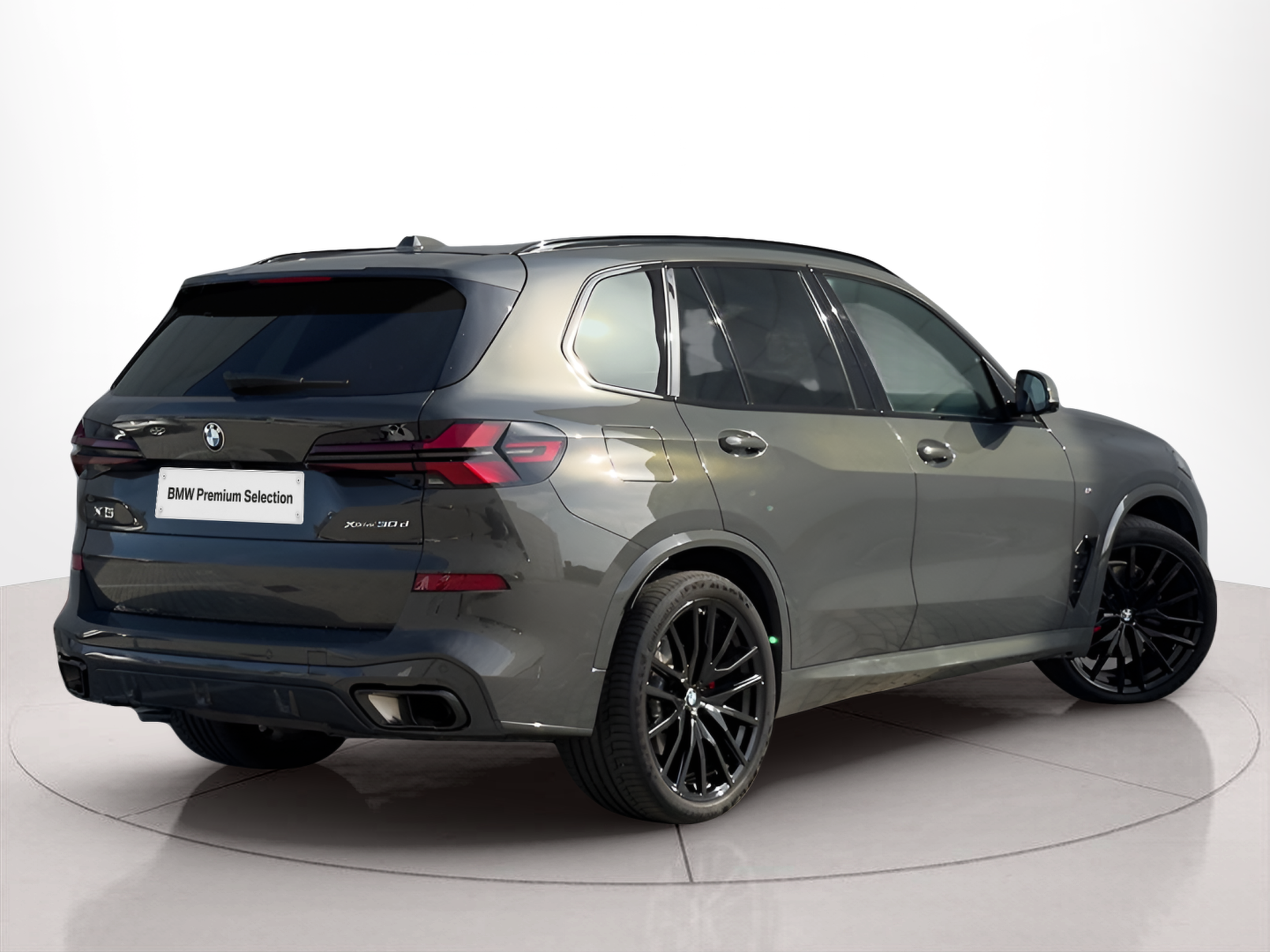 BMW X5 xDrive30d color Gris. Año 2023. 219KW(298CV). Diesel. En concesionario BMcar Braga de Braga