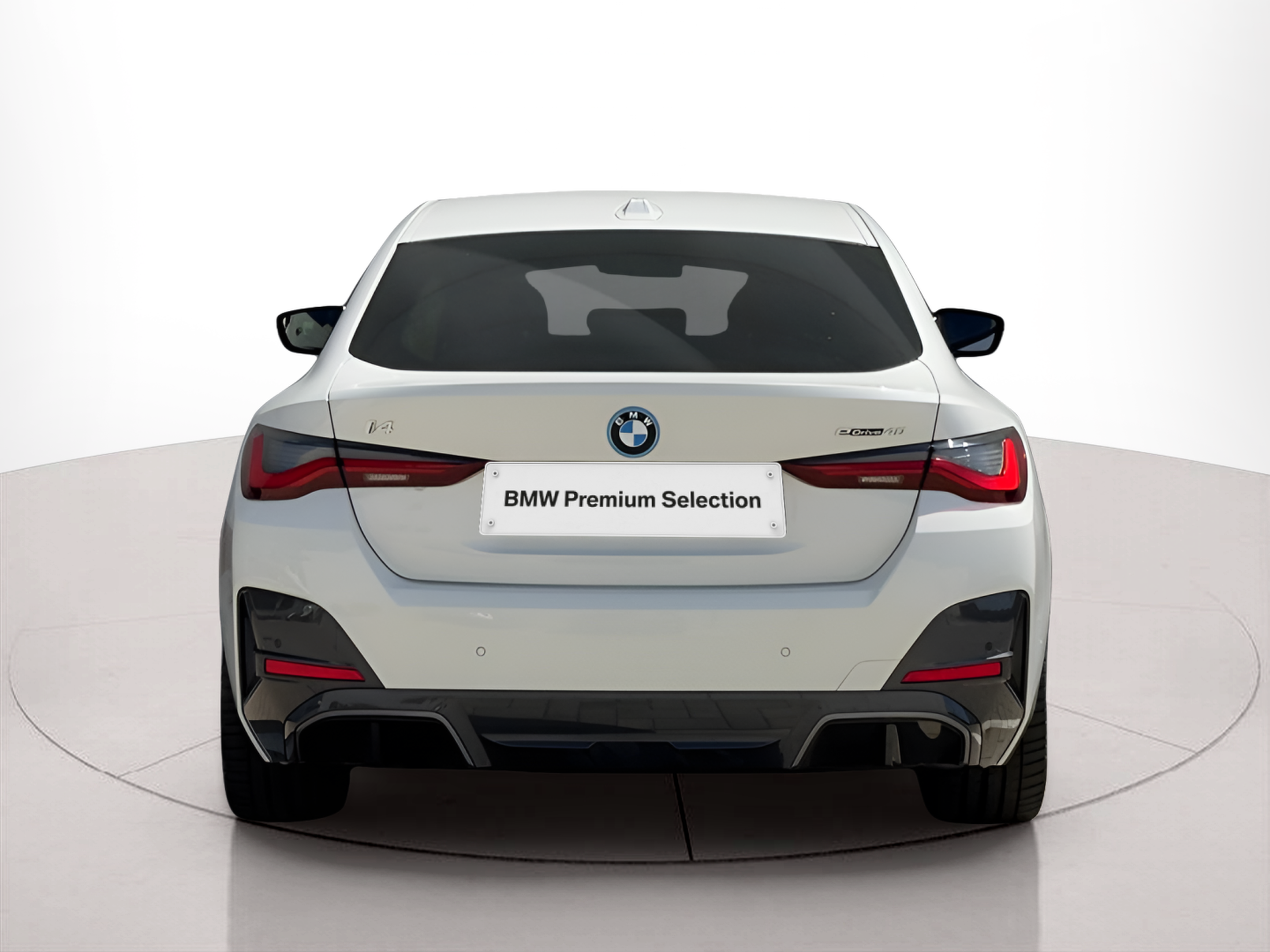 BMW i4 i4 eDrive40 color Blanco. Año 2023. 250KW(340CV). Elétrico. En concesionario BMcar Famalicão de Vila Nova de Famalicão