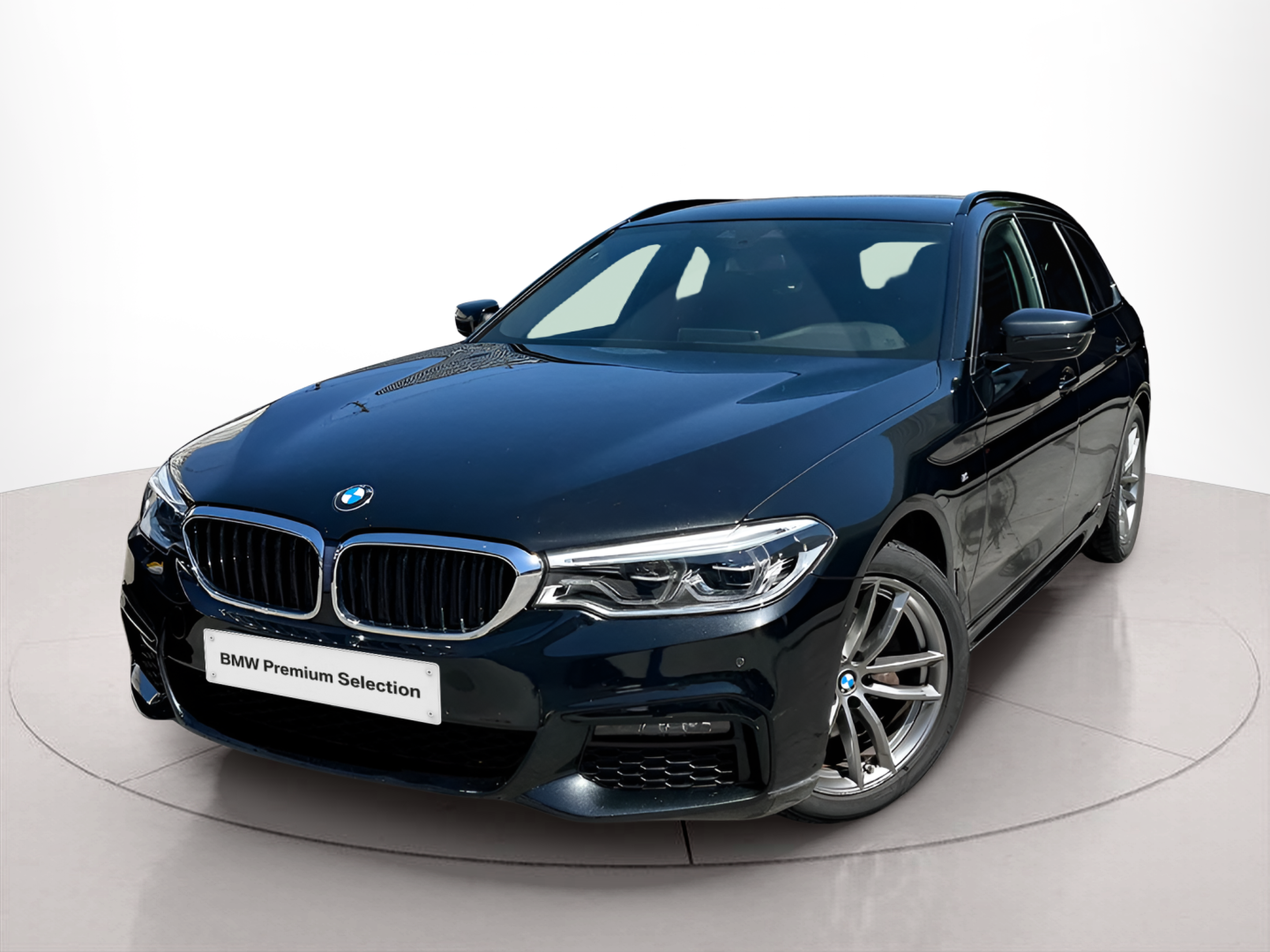 Fotos de BMW Série 5 520d Touring color Negro. Año 2020. 140KW(190CV). Diesel. En concesionario BMcar Braga de Braga