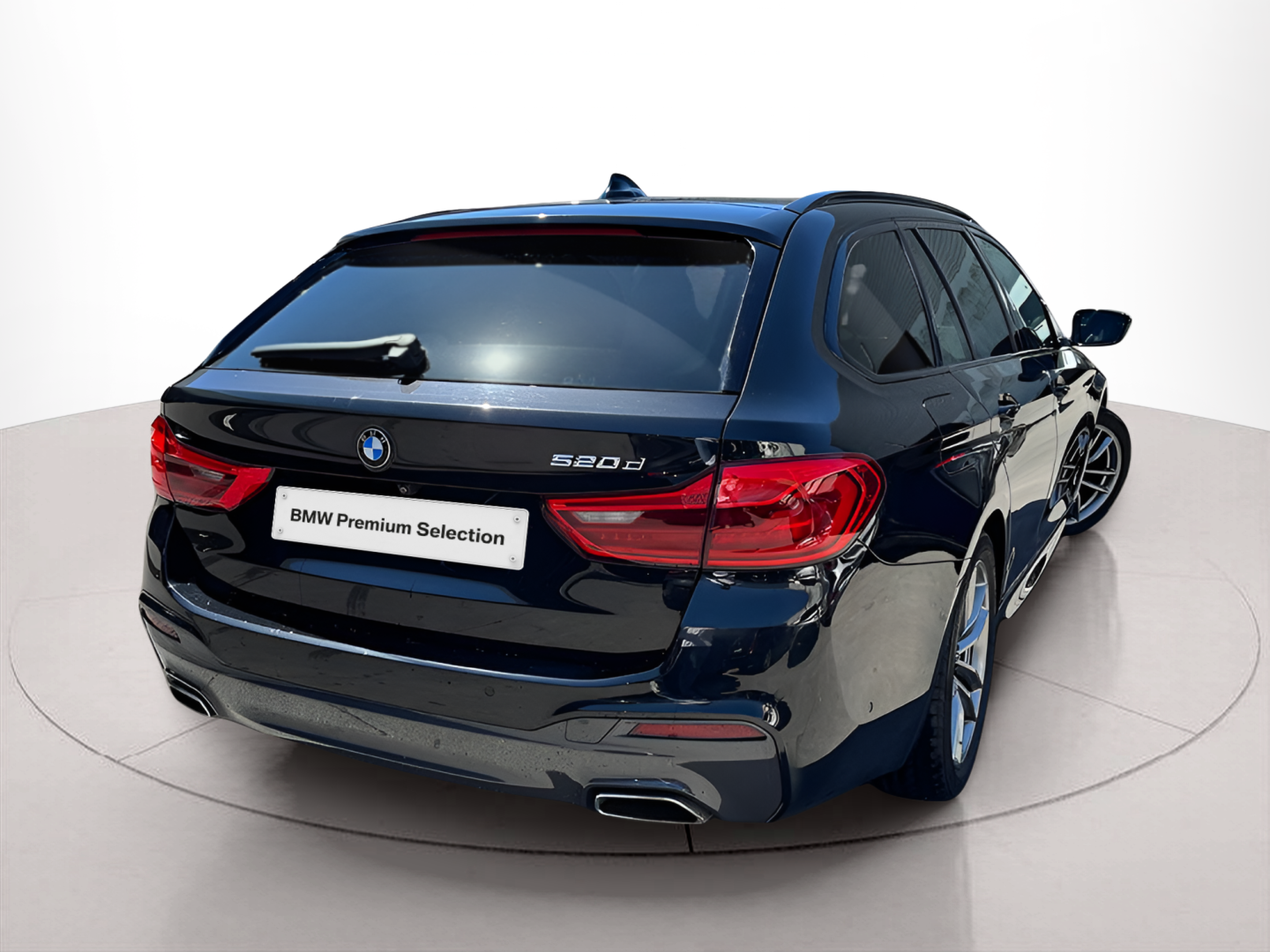 BMW Série 5 520d Touring color Negro. Año 2020. 140KW(190CV). Diesel. En concesionario BMcar Braga de Braga