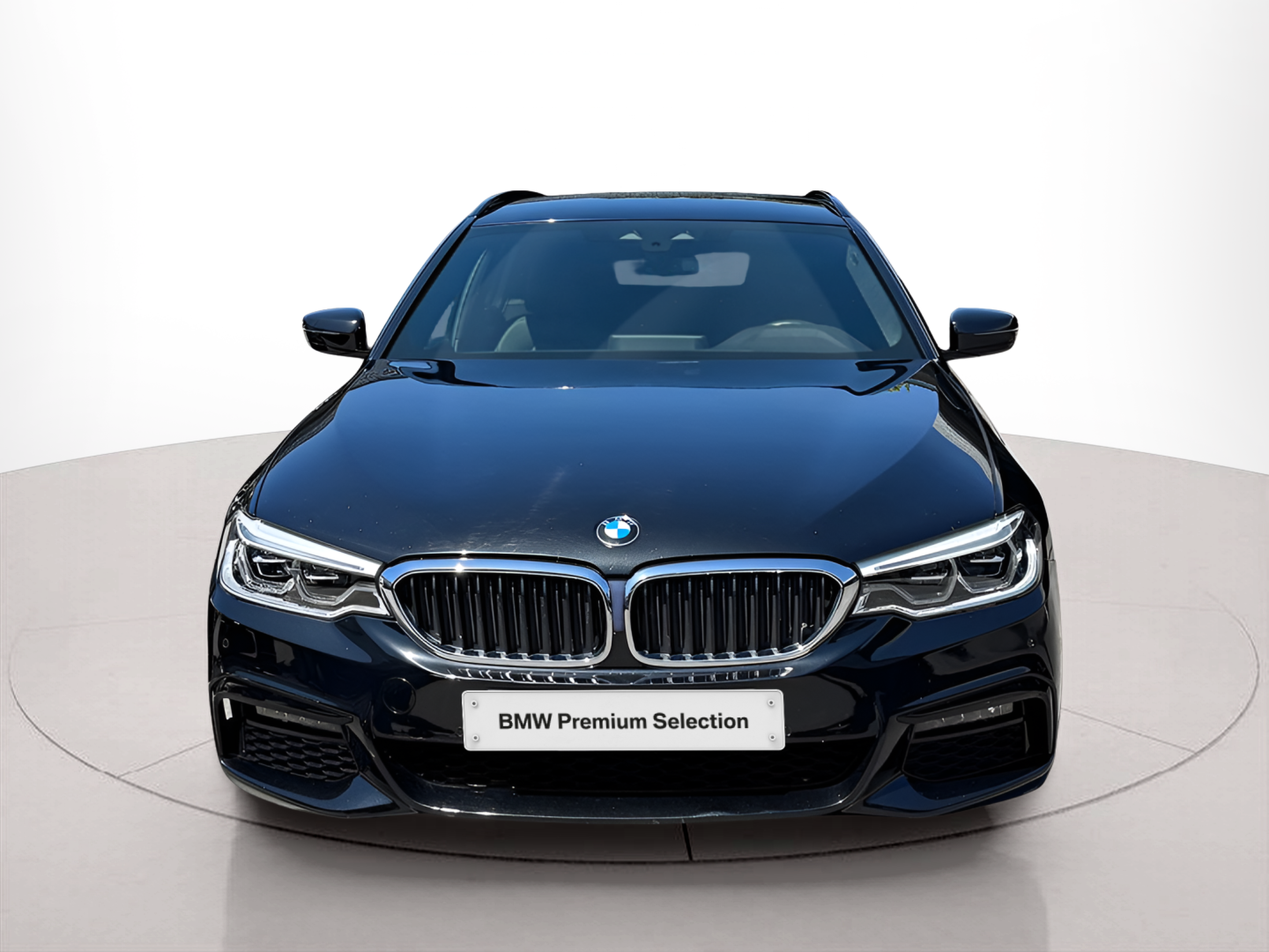 Fotos de BMW Série 5 520d Touring color Negro. Año 2020. 140KW(190CV). Diesel. En concesionario BMcar Braga de Braga