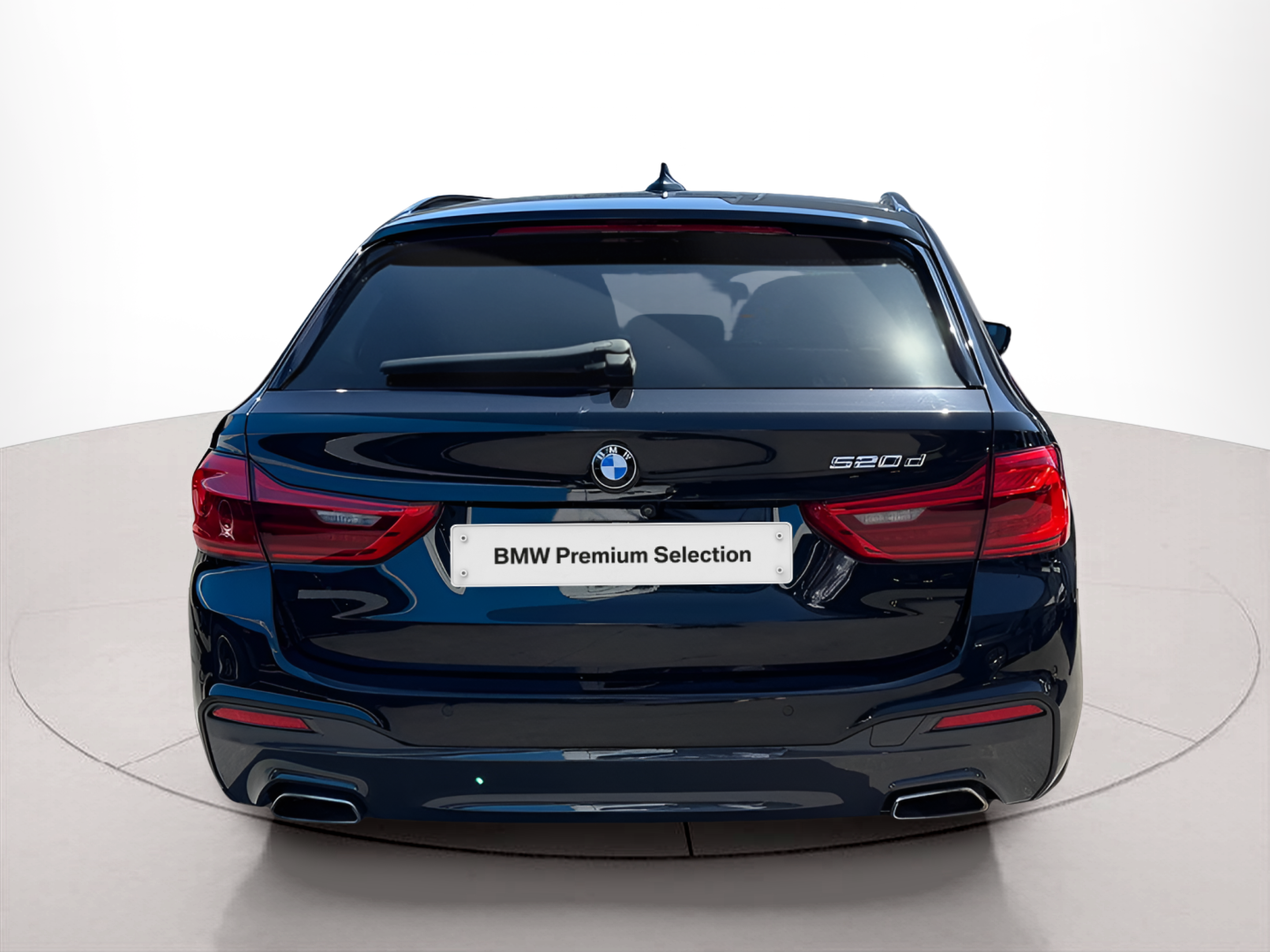 BMW Série 5 520d Touring color Negro. Año 2020. 140KW(190CV). Diesel. En concesionario BMcar Braga de Braga