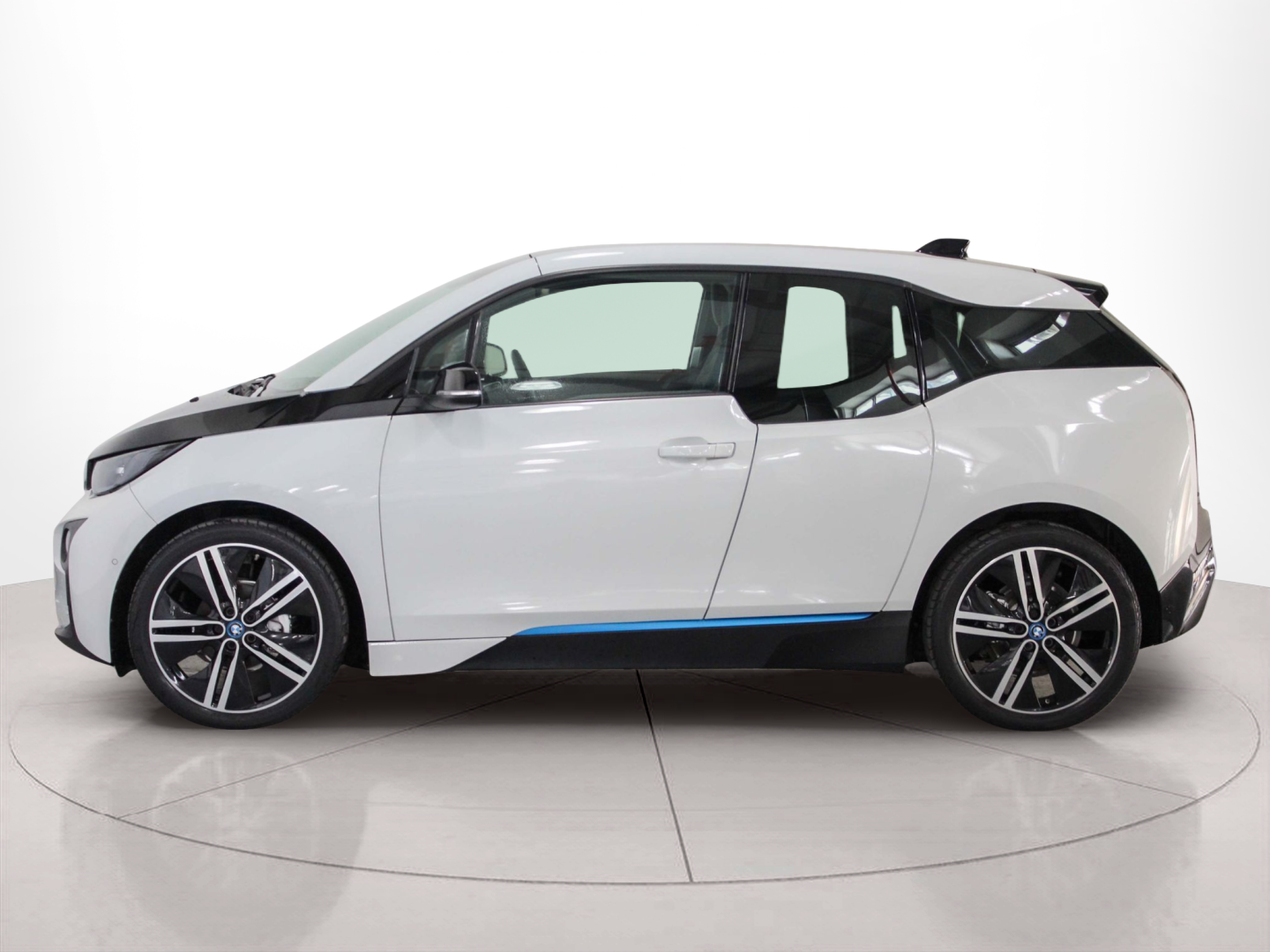 Fotos de BMW i3 i3 60Ah color Blanco. Año 2013. 125KW(170CV). Elétrico. En concesionario BMcar Braga de Braga