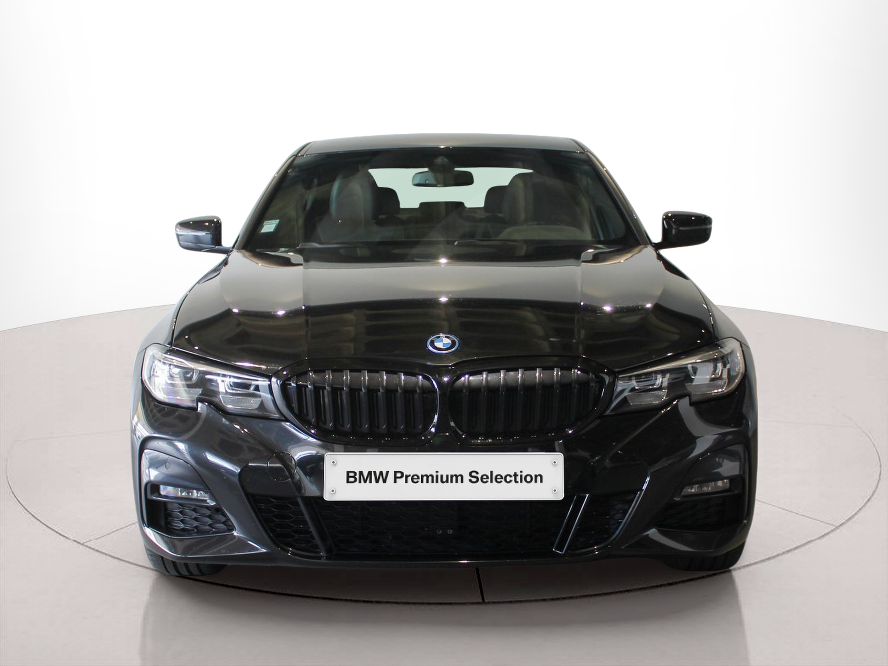 Fotos de BMW Série 3 330e Berlina color Negro. Año 2022. 215KW(292CV). Elétrico / Gasolina Híbrido. En concesionario BMcar Viana do Castelo de Viana do Castelo