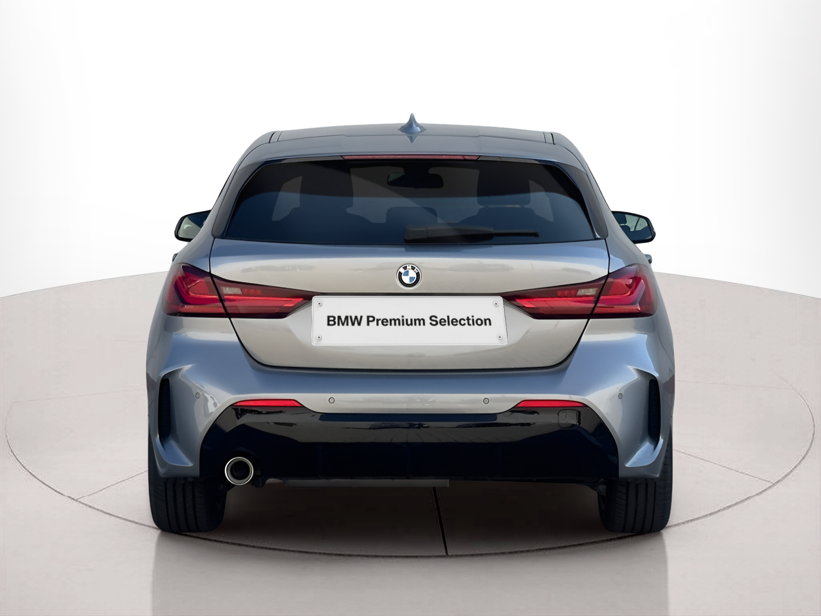 BMW Série 1 116d color Gris. Año 2024. 85KW(116CV). Diesel. En concesionario BMcar Braga de Braga