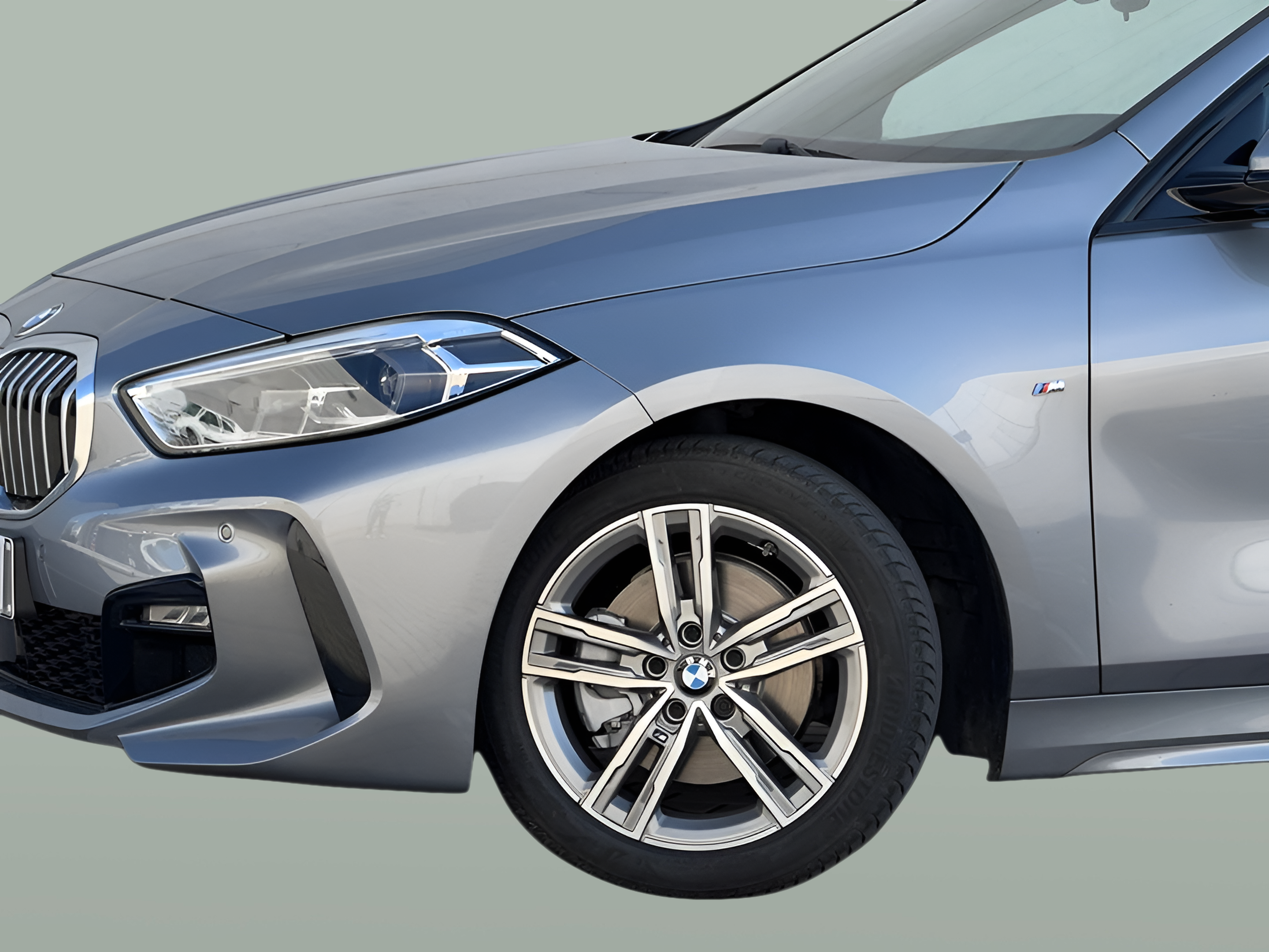 BMW Série 1 116d color Gris. Año 2024. 85KW(116CV). Diesel. En concesionario BMcar Braga de Braga
