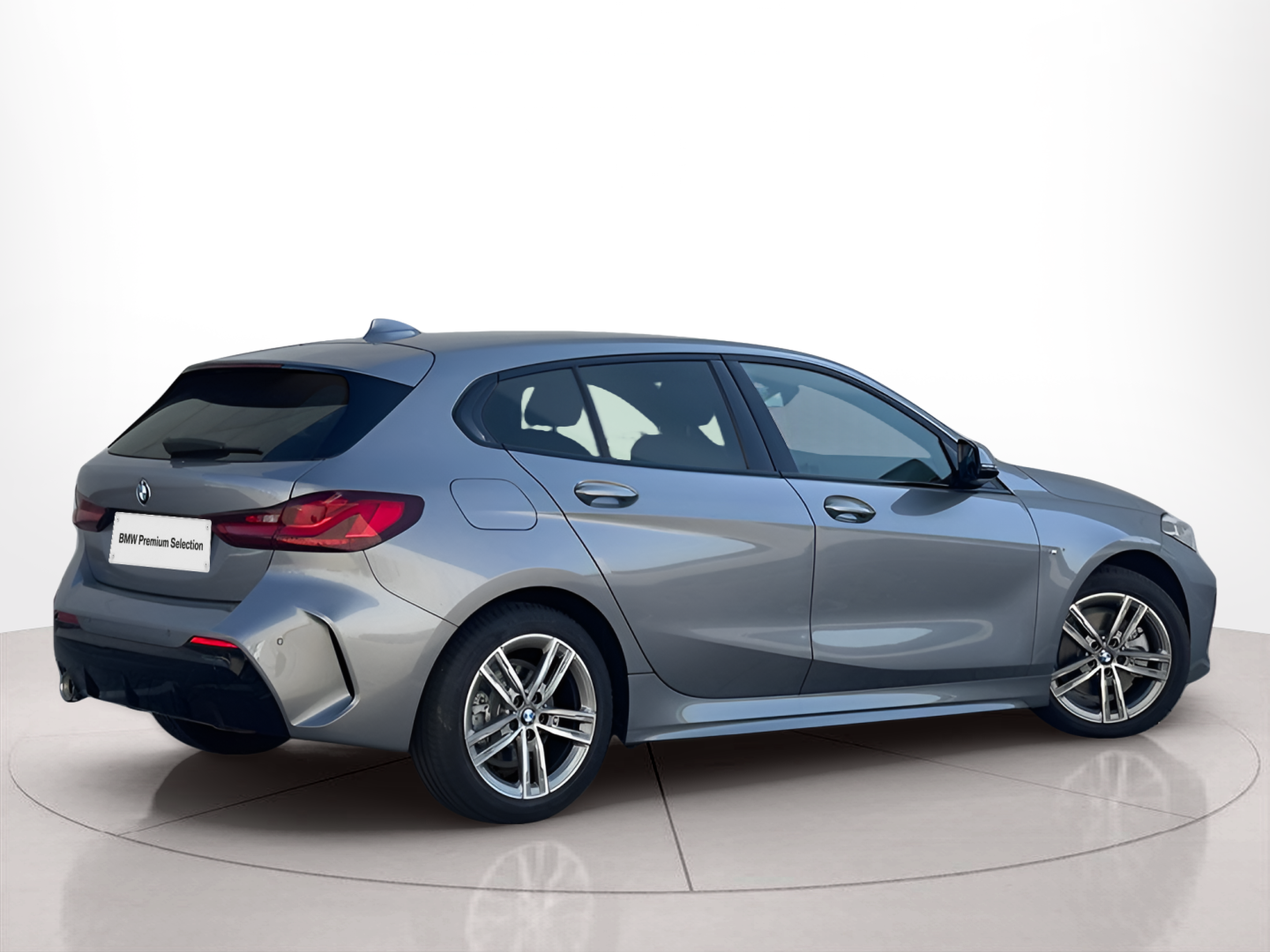 BMW Série 1 116d color Gris. Año 2024. 85KW(116CV). Diesel. En concesionario BMcar Braga de Braga