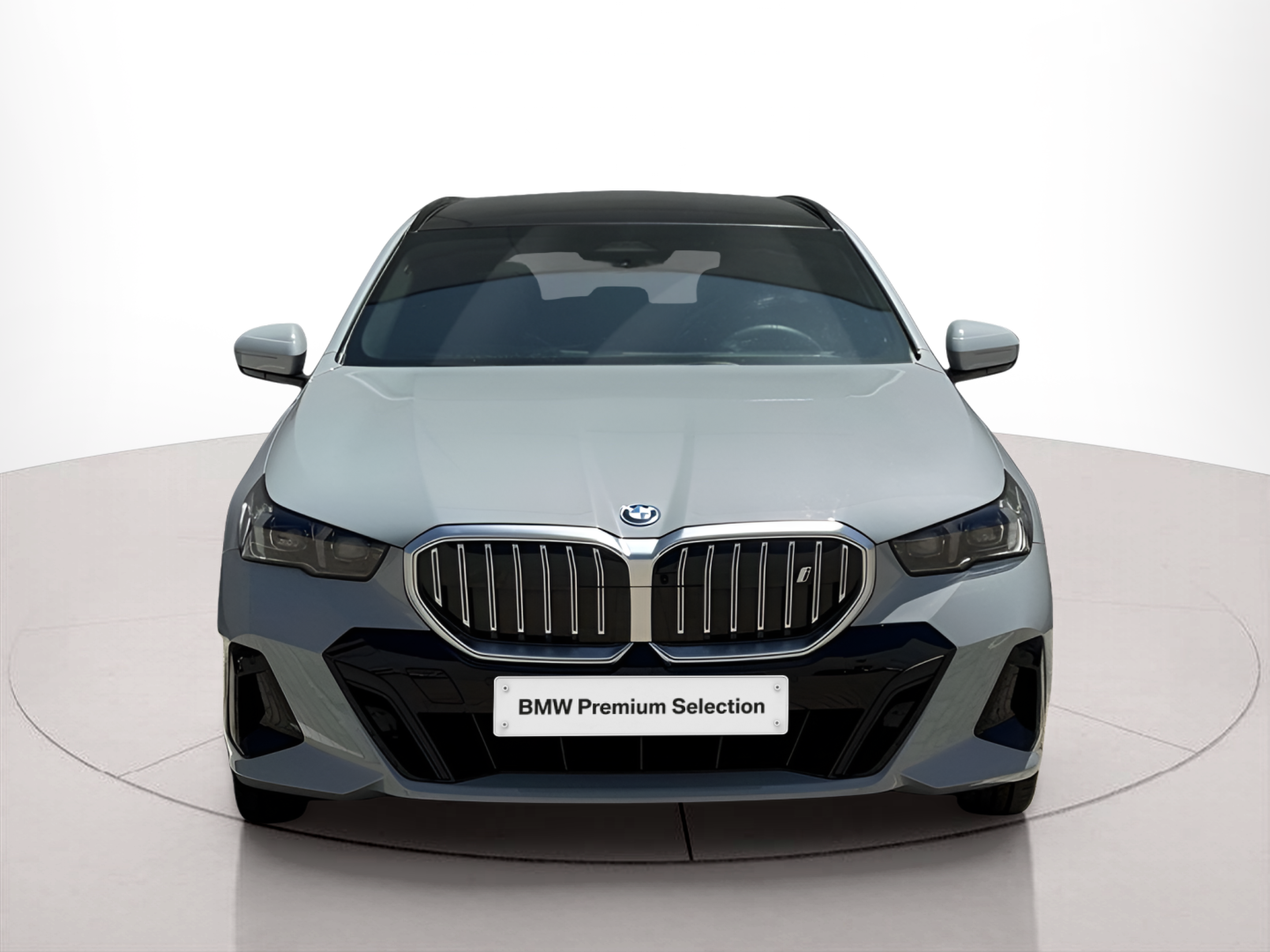 Fotos de BMW i5 M60 color Gris. Año 2024. 442KW(601CV). Elétrico. En concesionario BMcar Braga de Braga