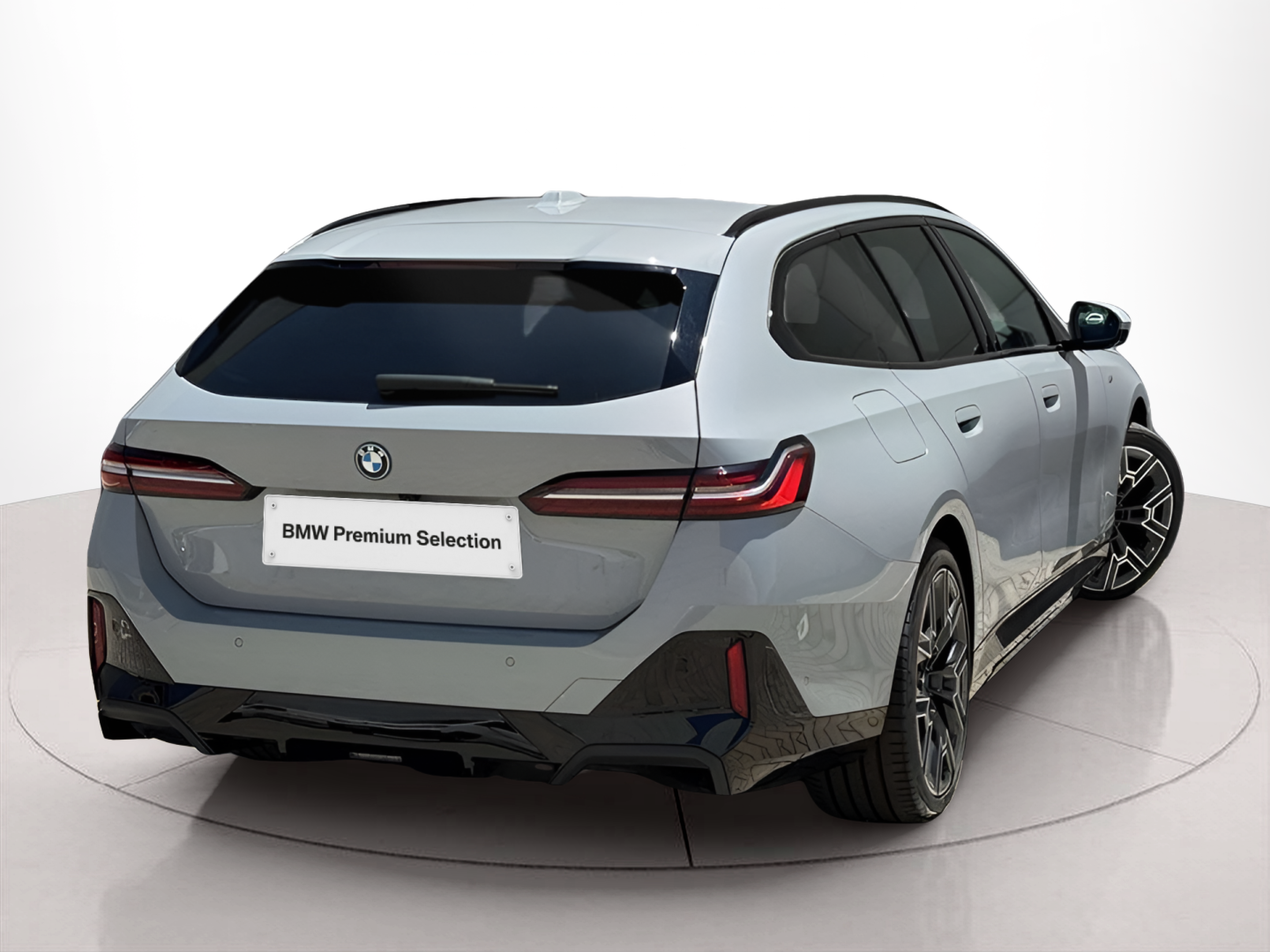 BMW i5 M60 color Gris. Año 2024. 442KW(601CV). Elétrico. En concesionario BMcar Braga de Braga